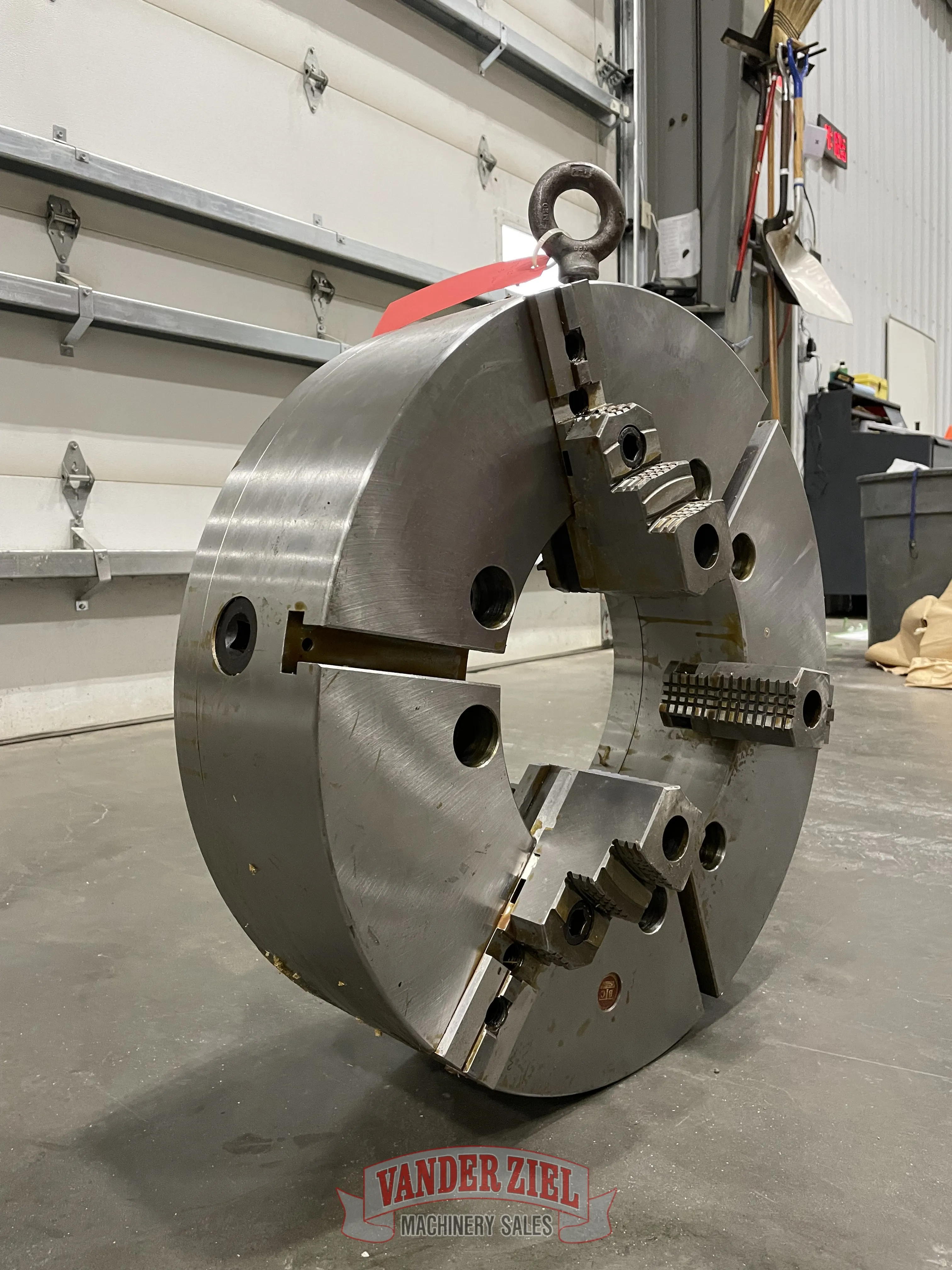 BTC 25" Three Jaw Manual Chuck - NEW - Prefetch Image 37875