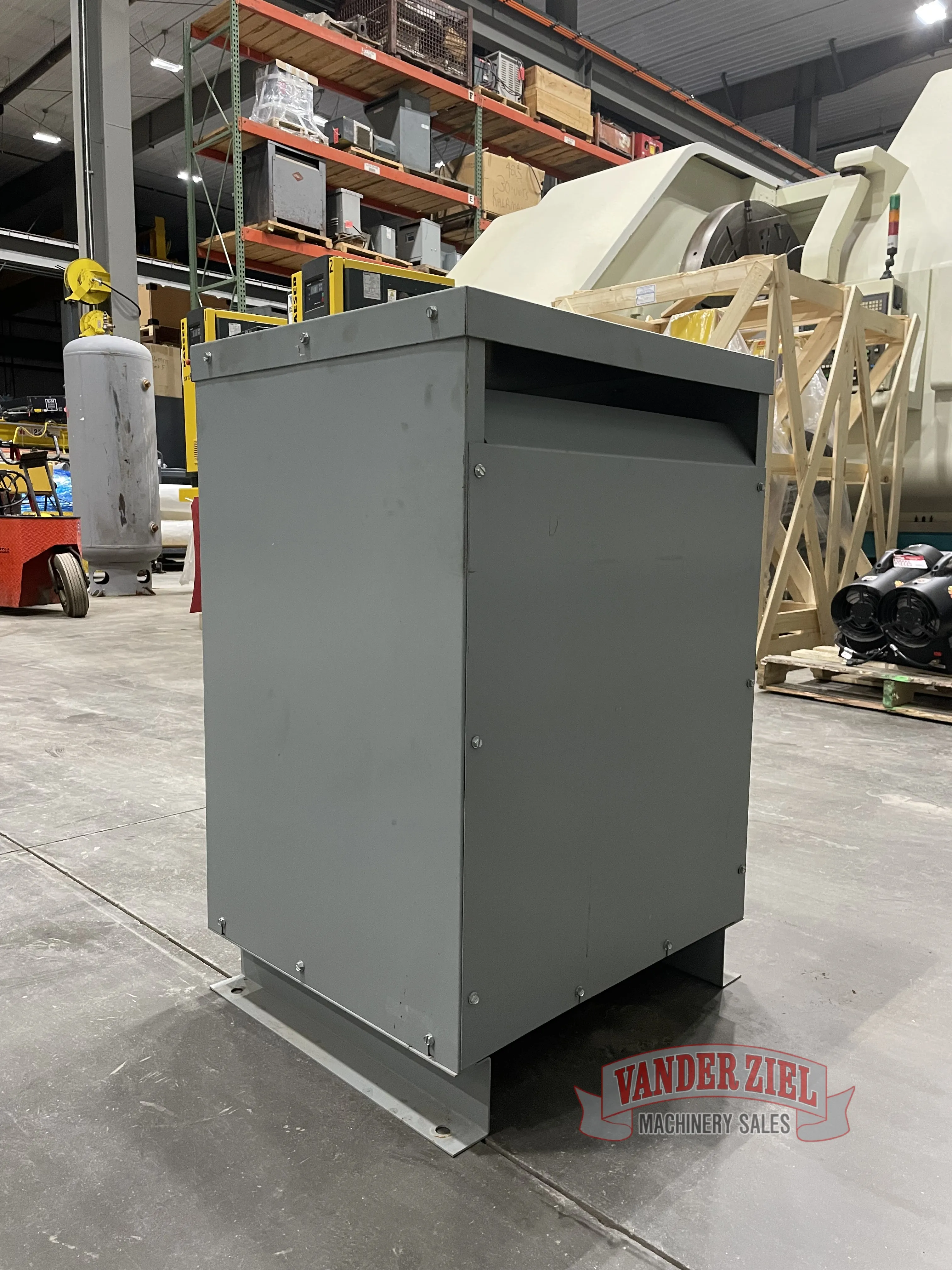Federal Pacific 45 KVA, 240 Primary Voltage, 208Y/160 Secondary Voltage, 3 Phase - Prefetch Image 38547