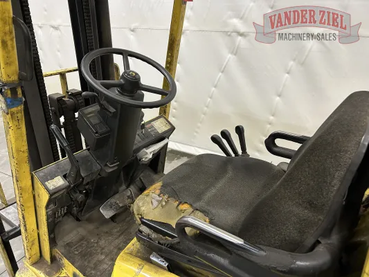 Hyster 3,000 lbs Lift Capacity Forklift - Gallery Thumbnail 3
