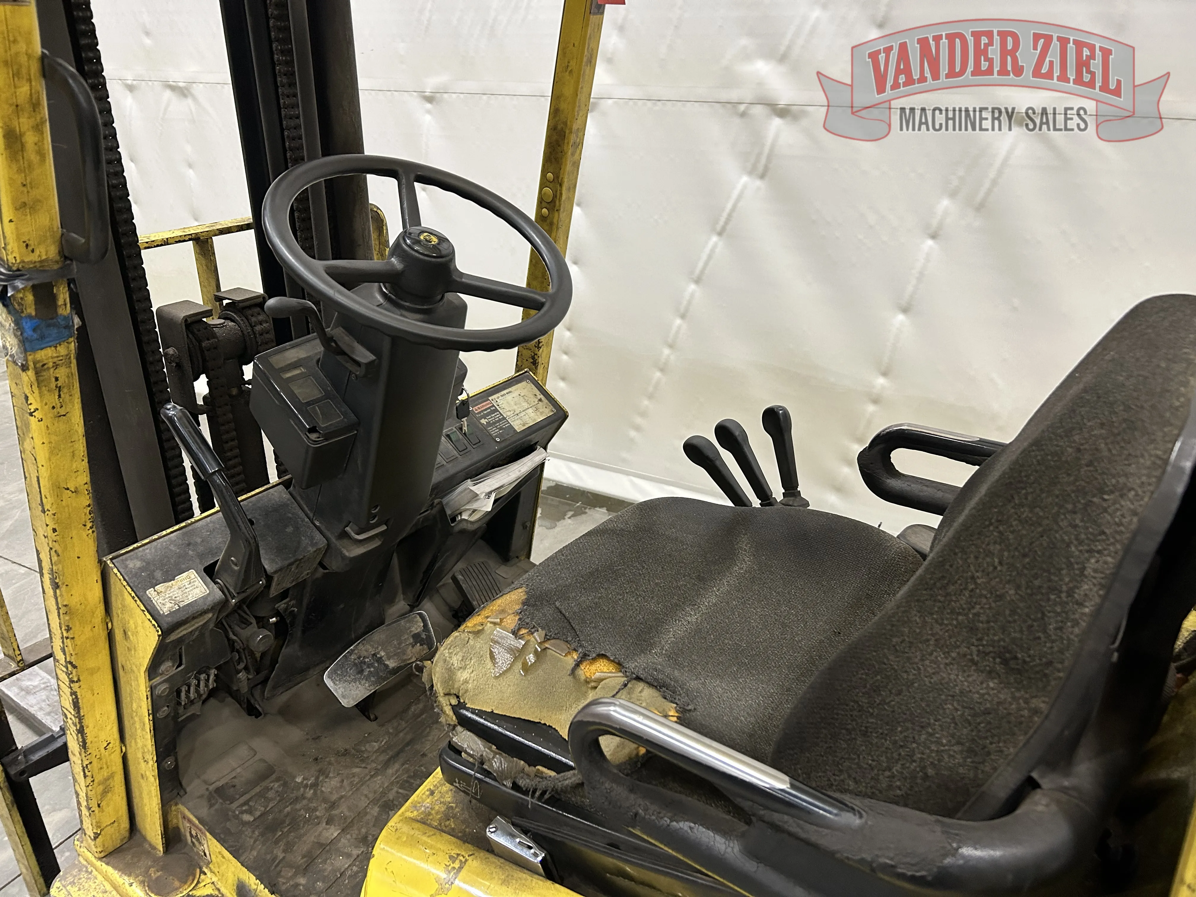 Hyster 3,000 lbs Lift Capacity Forklift - Prefetch Image 38784