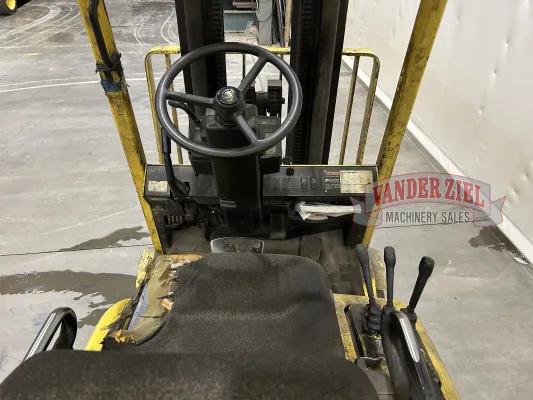 Hyster 3,000 lbs Lift Capacity Forklift - Gallery Thumbnail 4