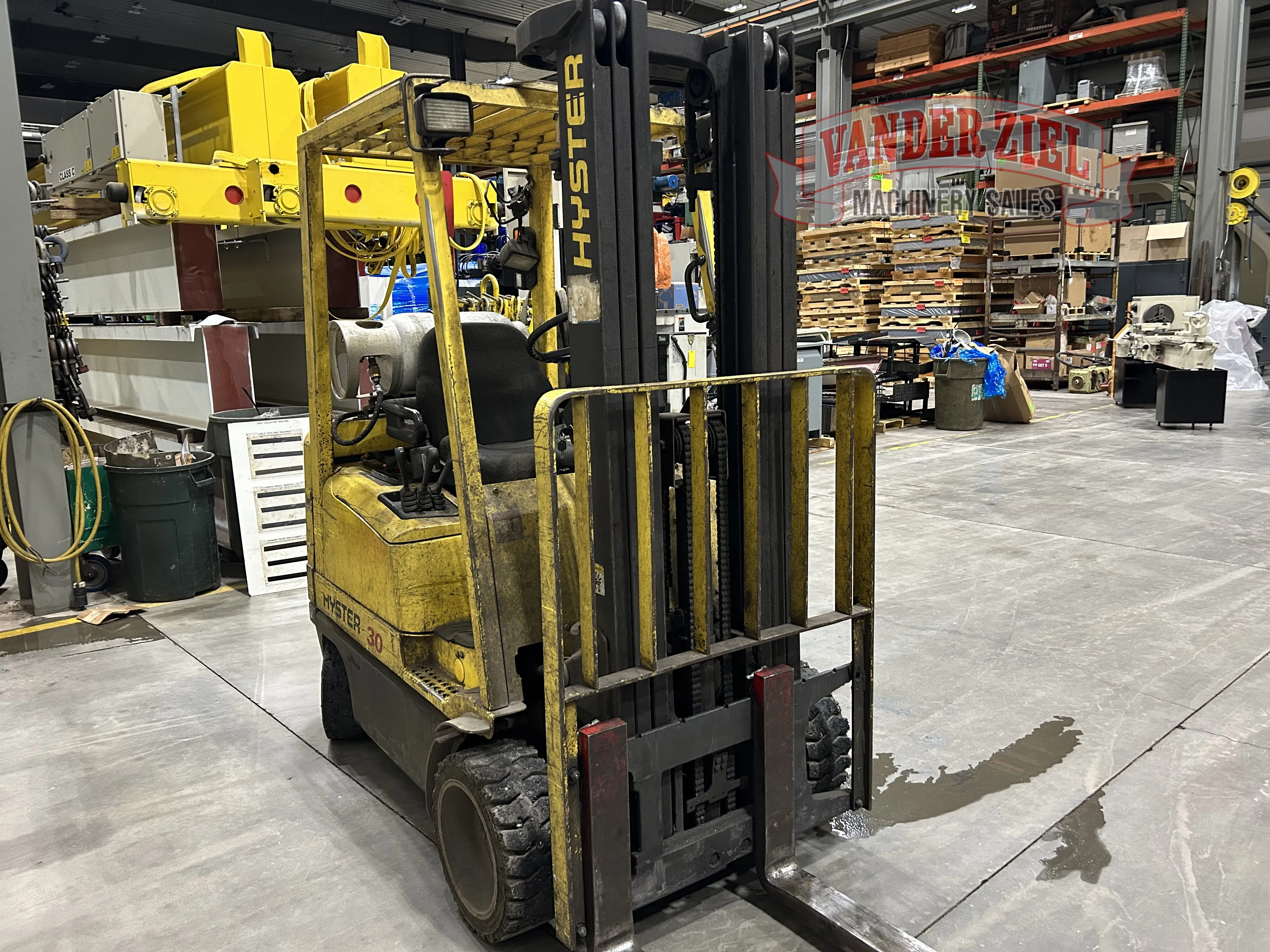 Hyster 3,000 lbs Lift Capacity Forklift - Prefetch Image 38788