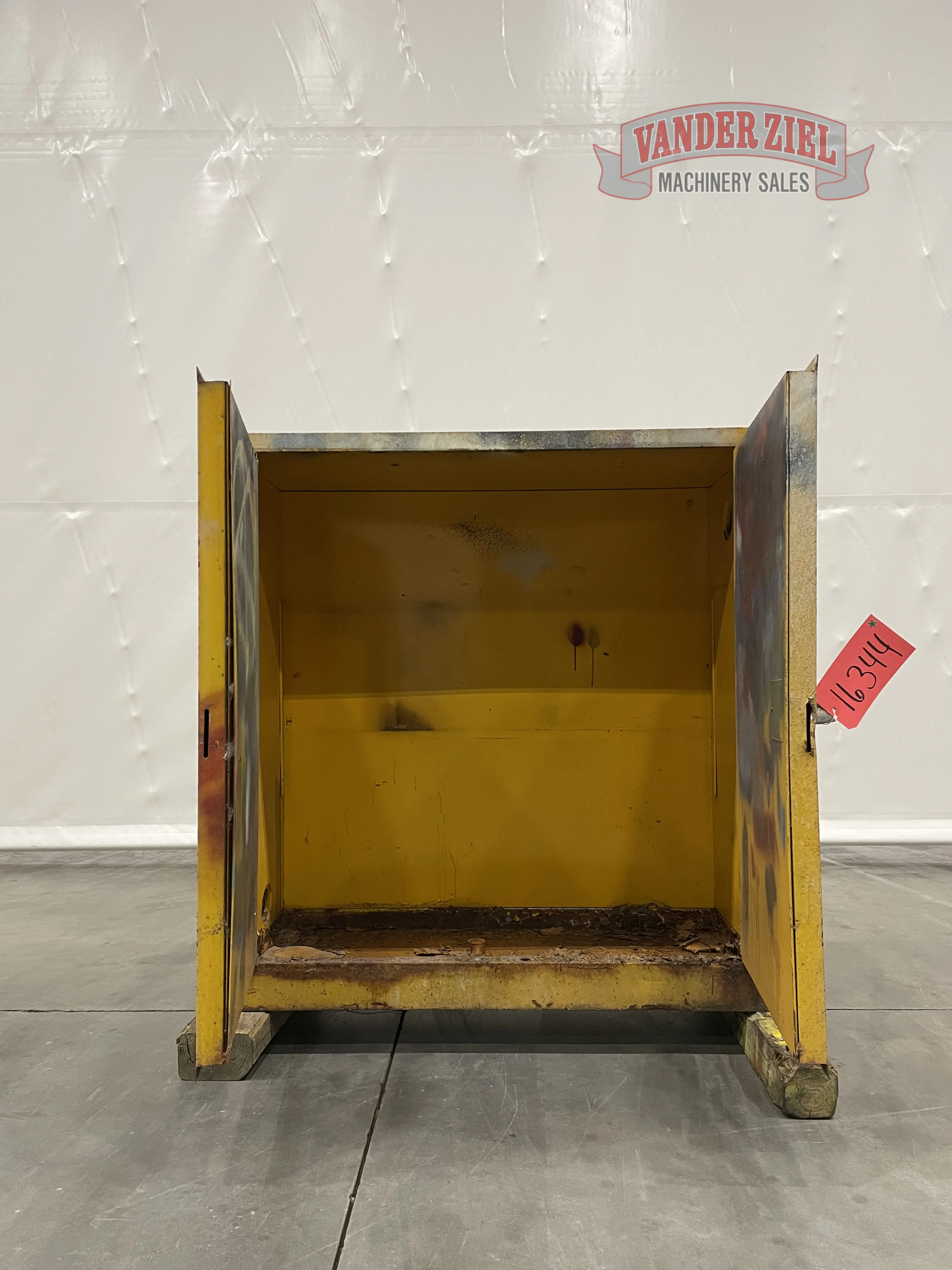 2 Door Cabinet - Prefetch Image 38922