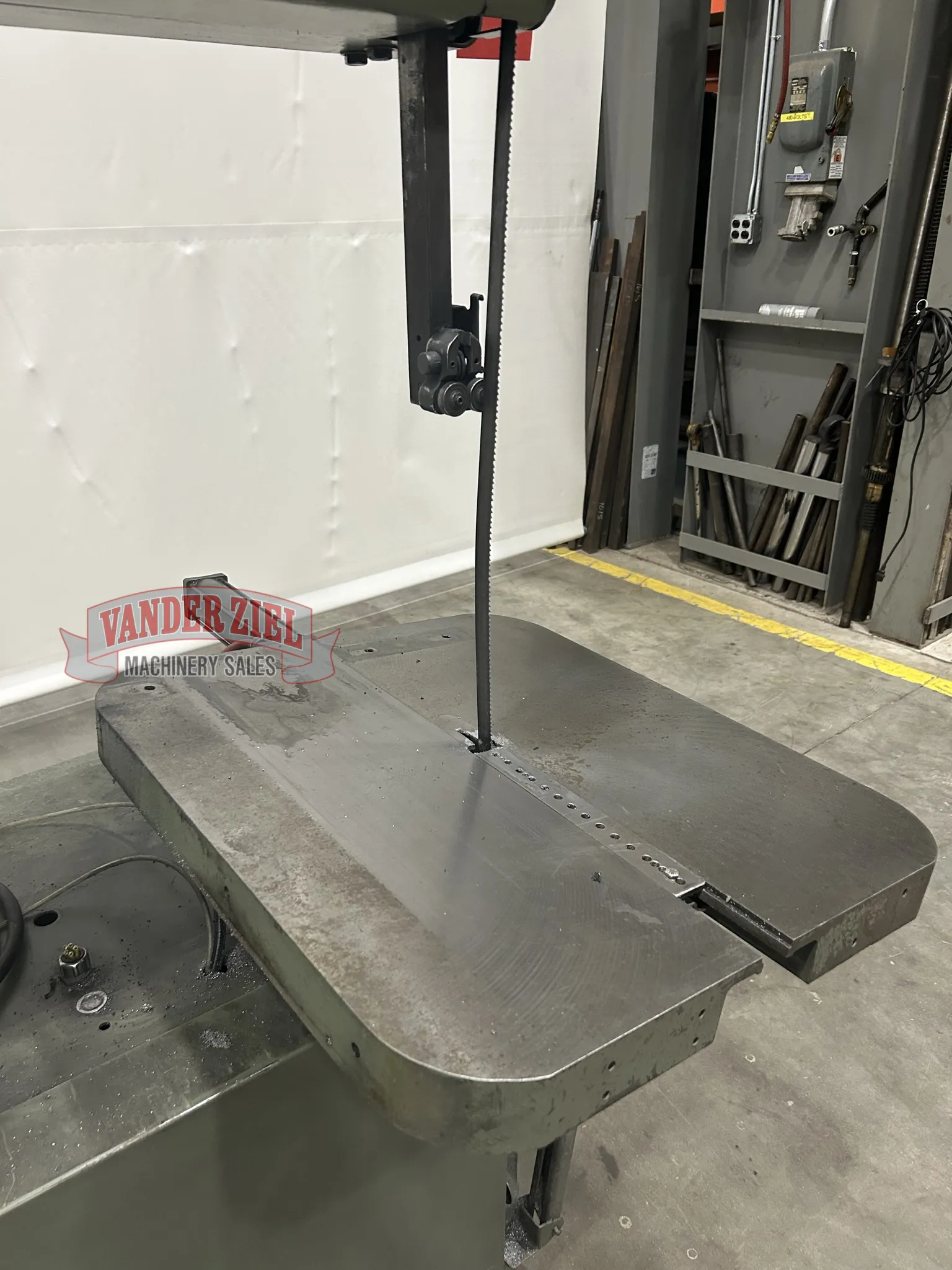 Grob 4V-24 Vertical Bandsaw - Prefetch Image 39051