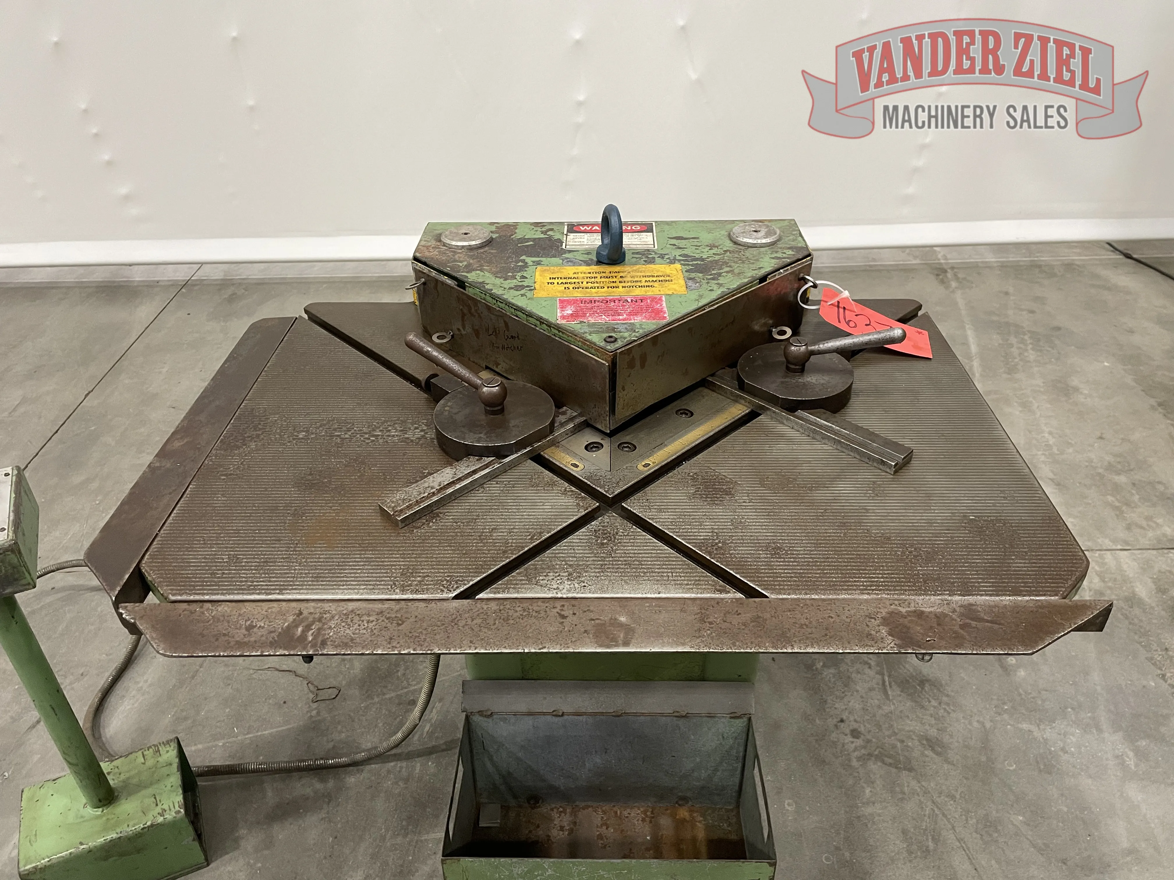 Boschert LB12 9" x 9" Corner Notcher - Prefetch Image 39139