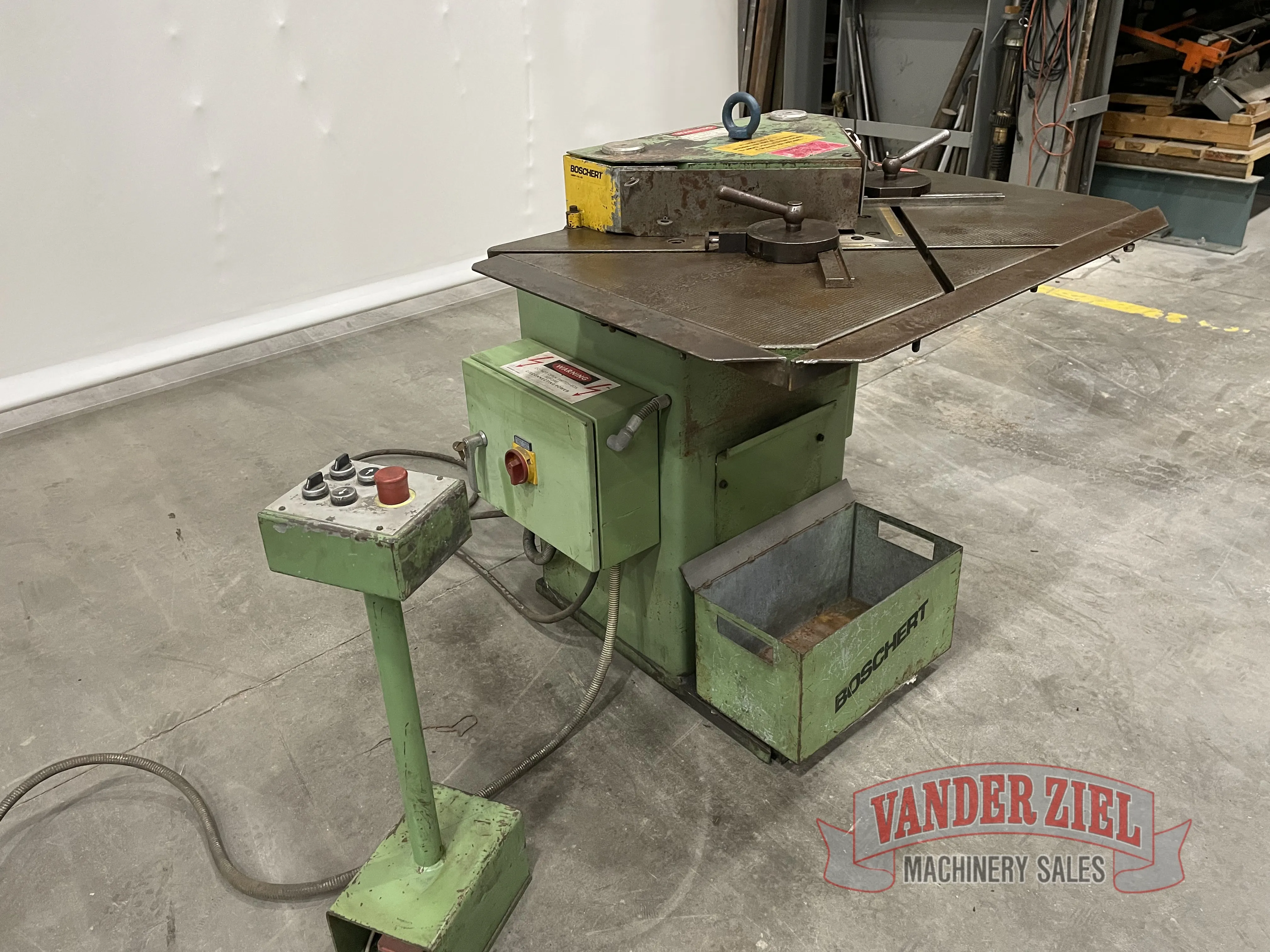 Boschert LB12 9" x 9" Corner Notcher - Prefetch Image 39140
