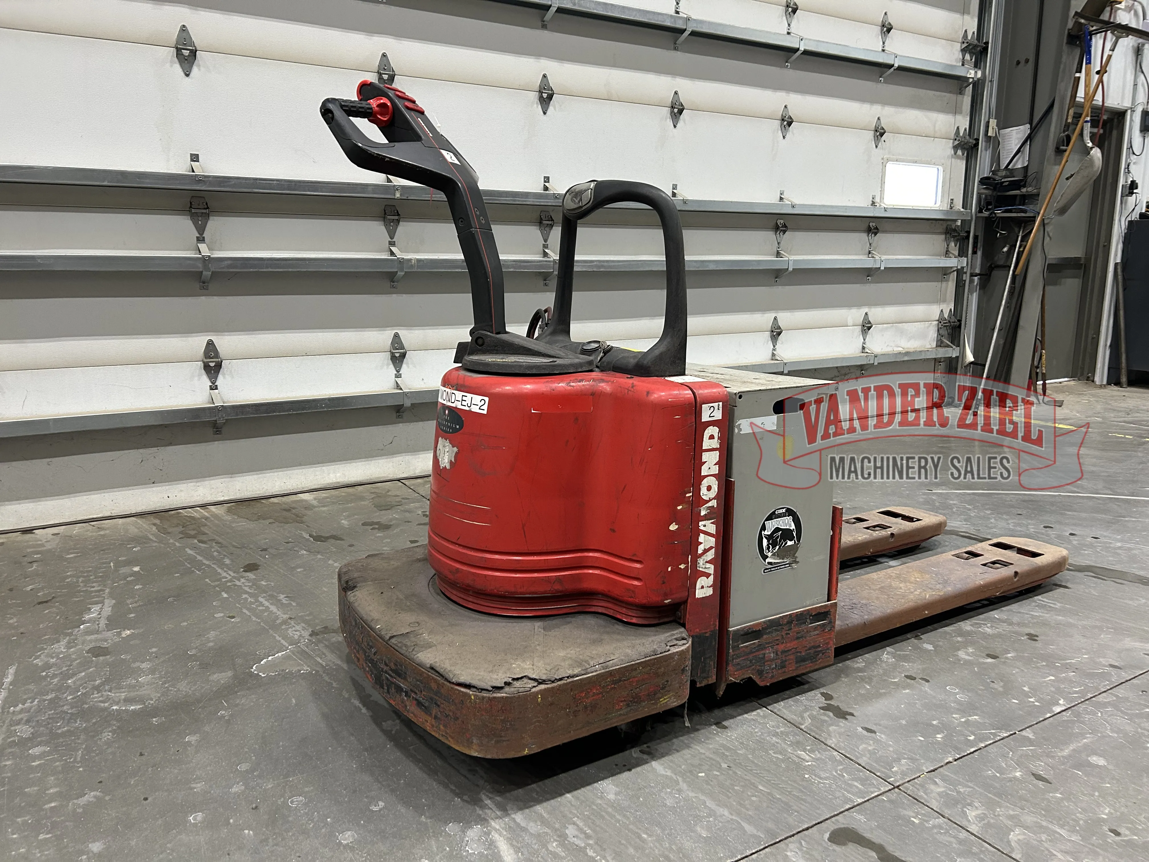 Raymond Electric Pallet Jack - Prefetch Image 39160