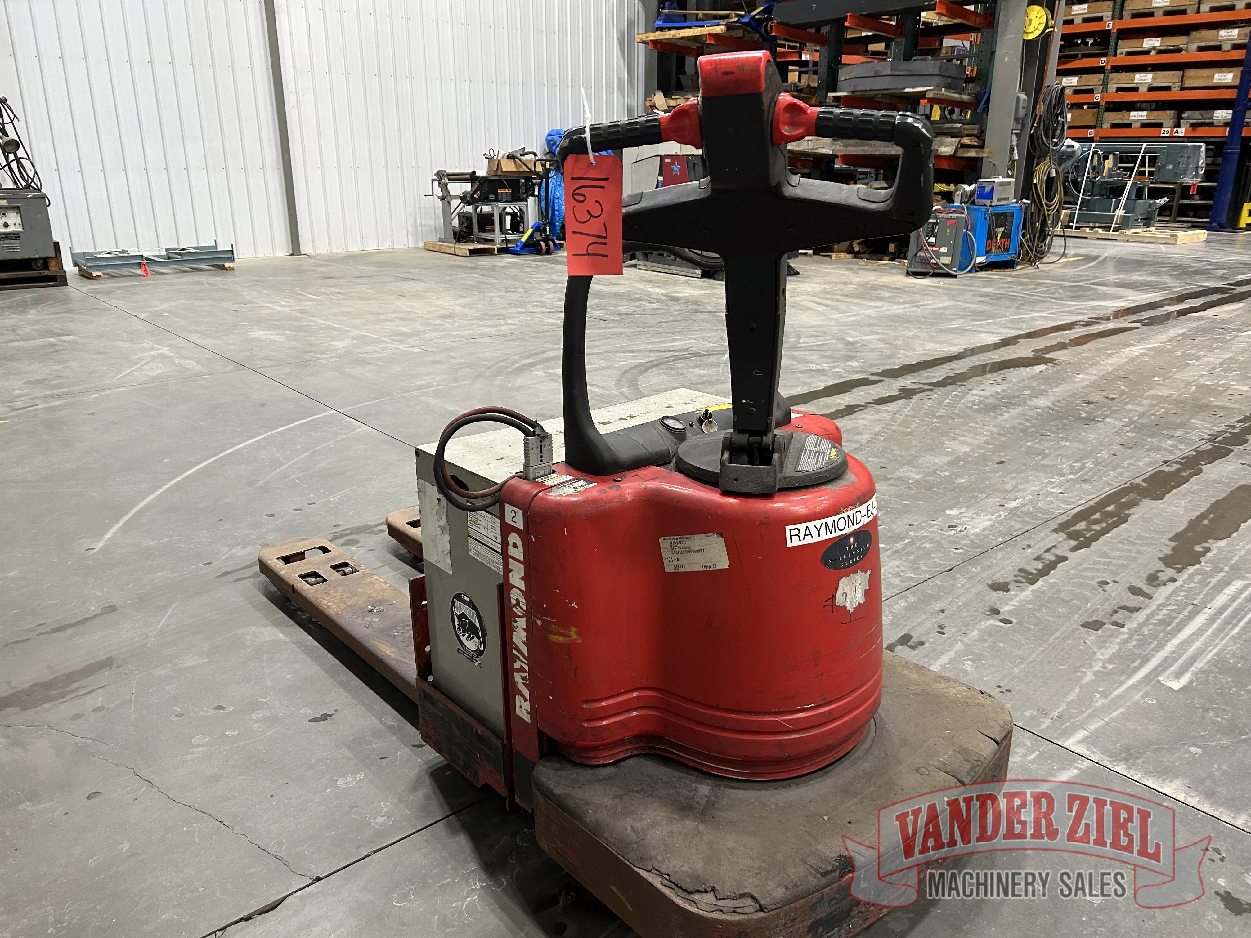 Raymond Electric Pallet Jack - Prefetch Image 39162