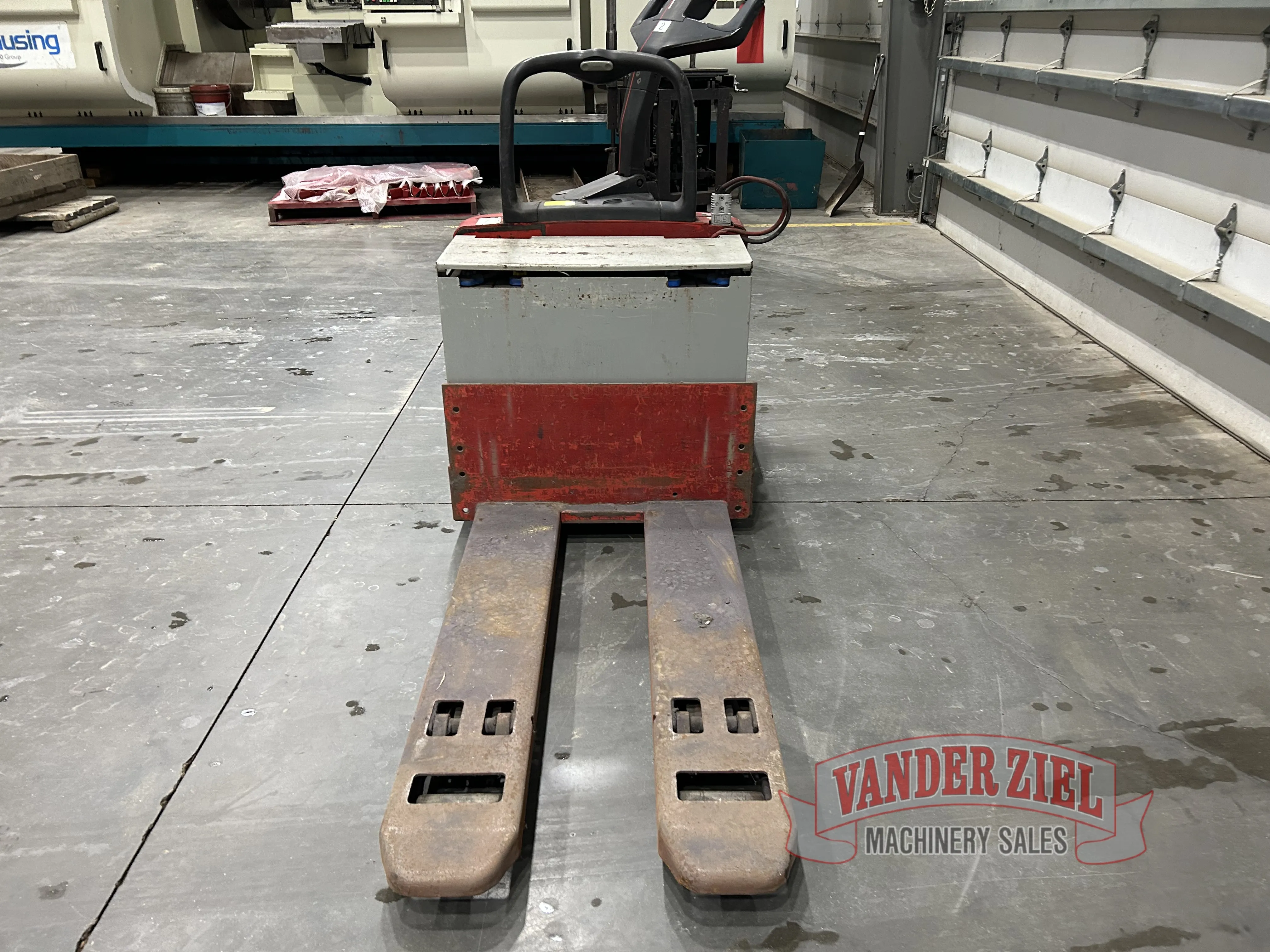 Raymond Electric Pallet Jack - Prefetch Image 39165