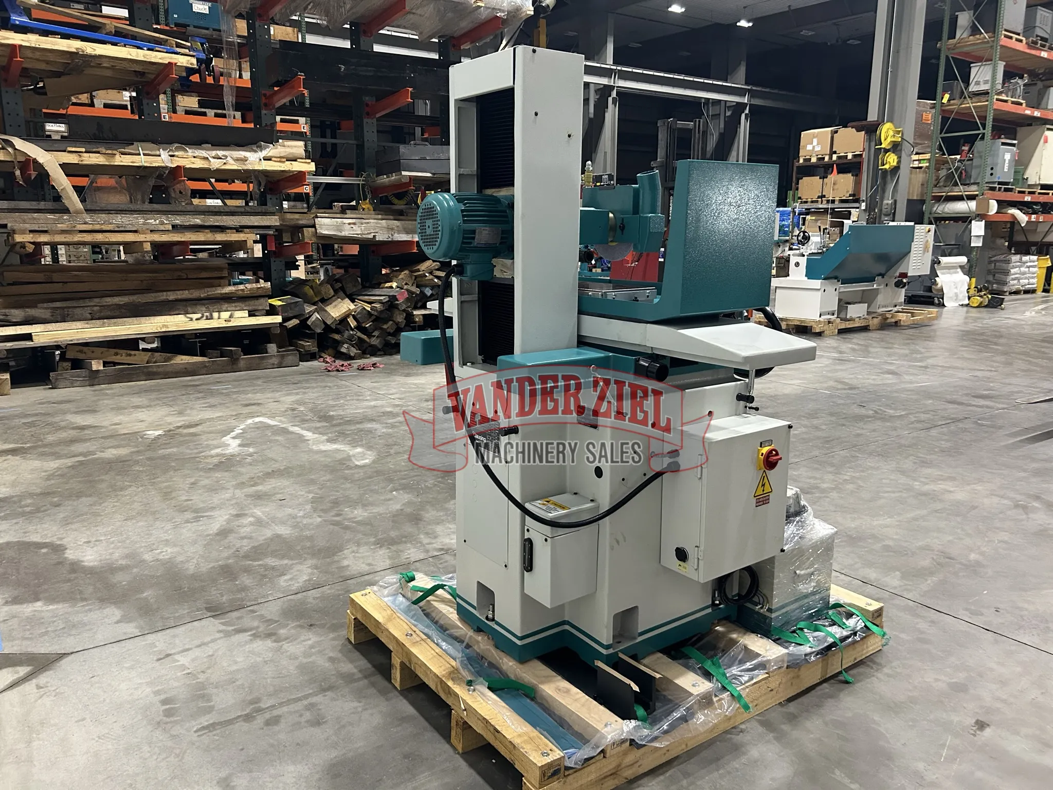 Clausing 8" x 18" Hand Surface Grinder, Model CSG818H - NEW - Prefetch Image 39280