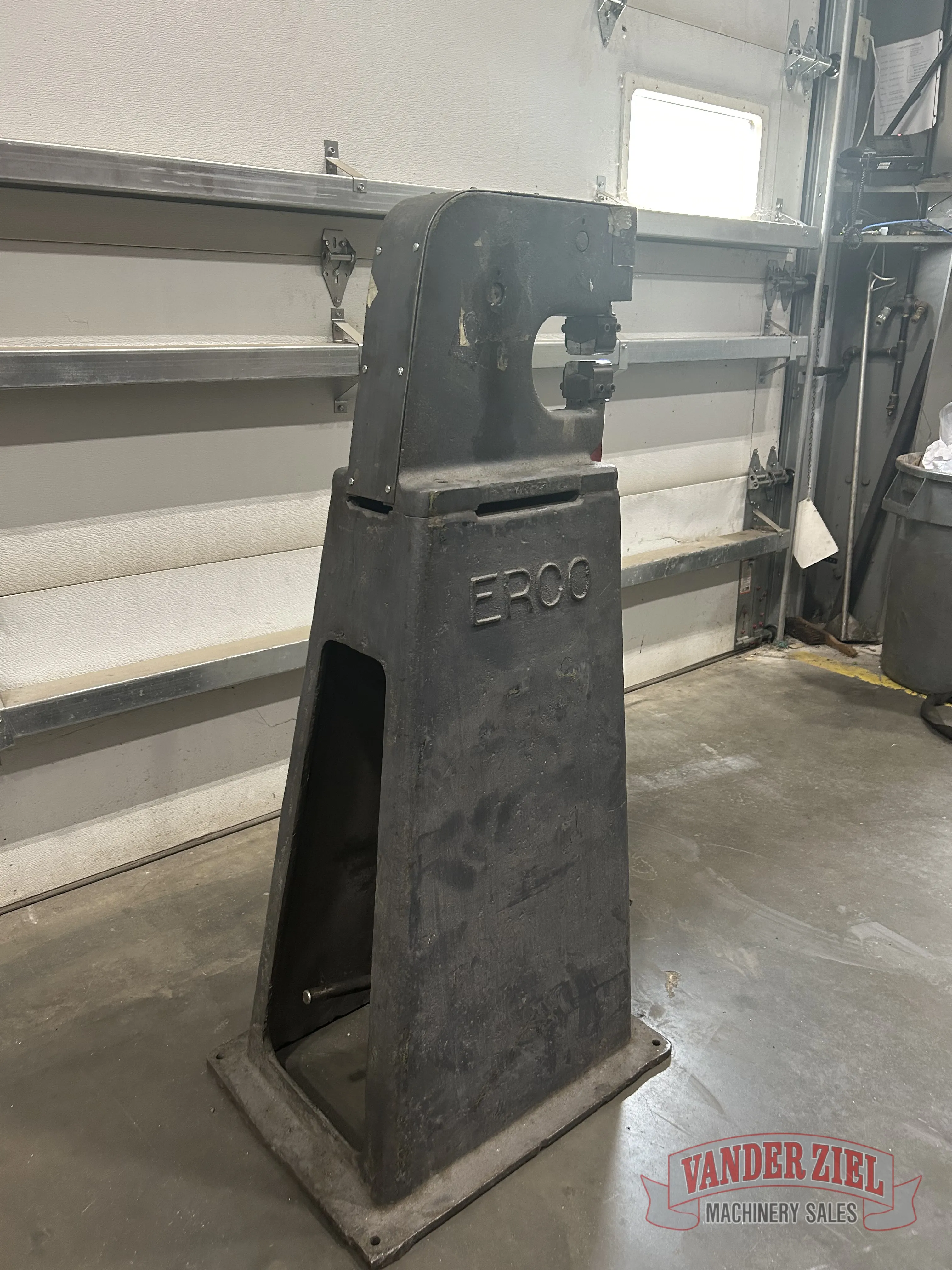 Erco Model 1447 Foot Pedal Stretcher - Prefetch Image 39506