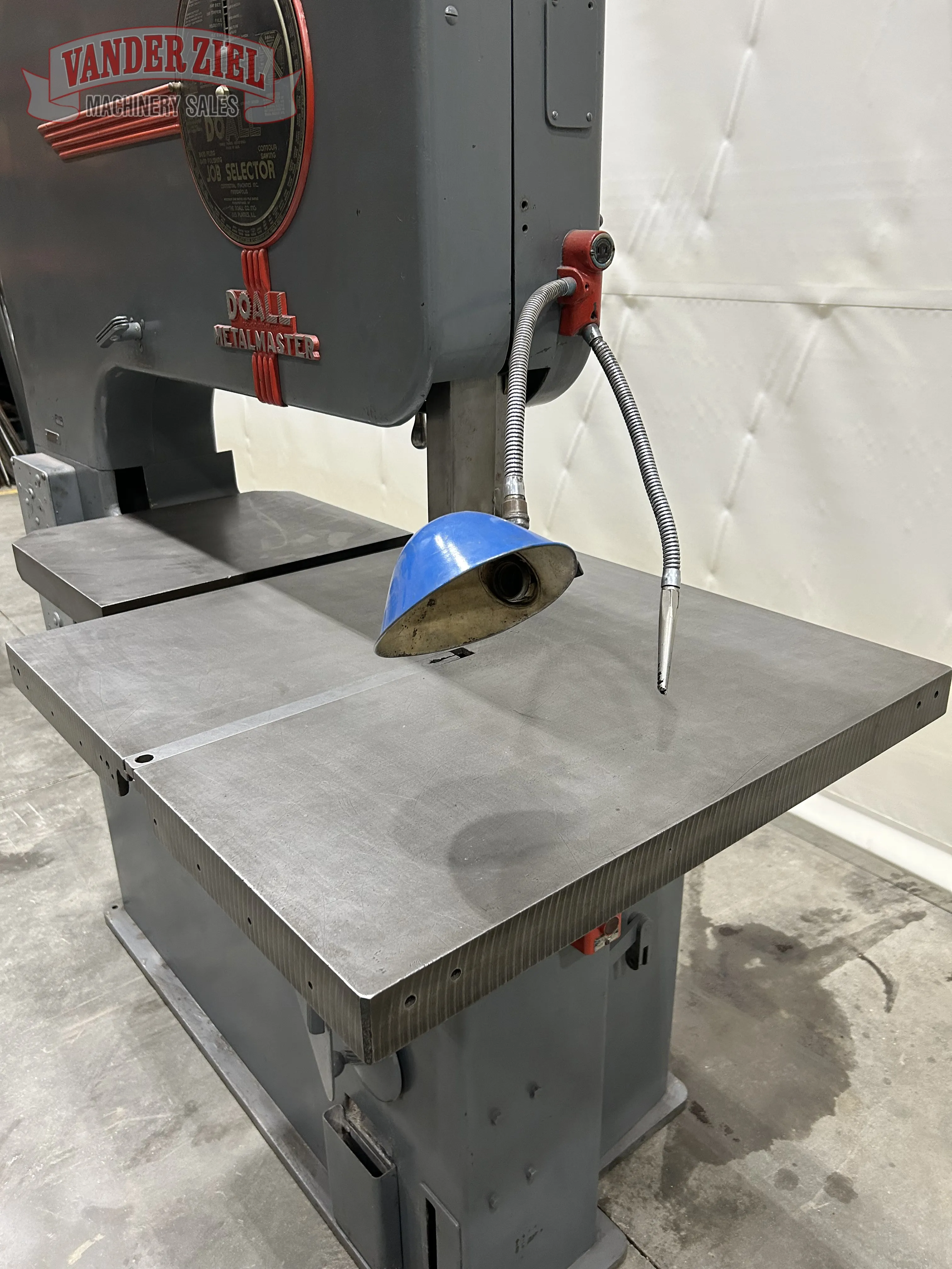 DoAll 36" Vertical Bandsaw - Prefetch Image 39659