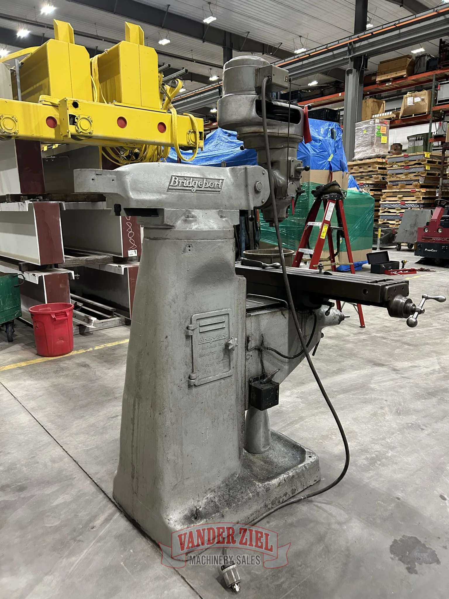 Bridgeport Step Pulley Vertical Knee Mill, 9” x 42” Table, 1 HP - Prefetch Image 40038