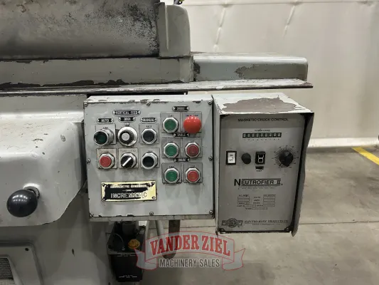 Gallmeyer & Livingston 12" x 24" Hydraulic Surface Grinder, Model 373 - Gallery Thumbnail 9