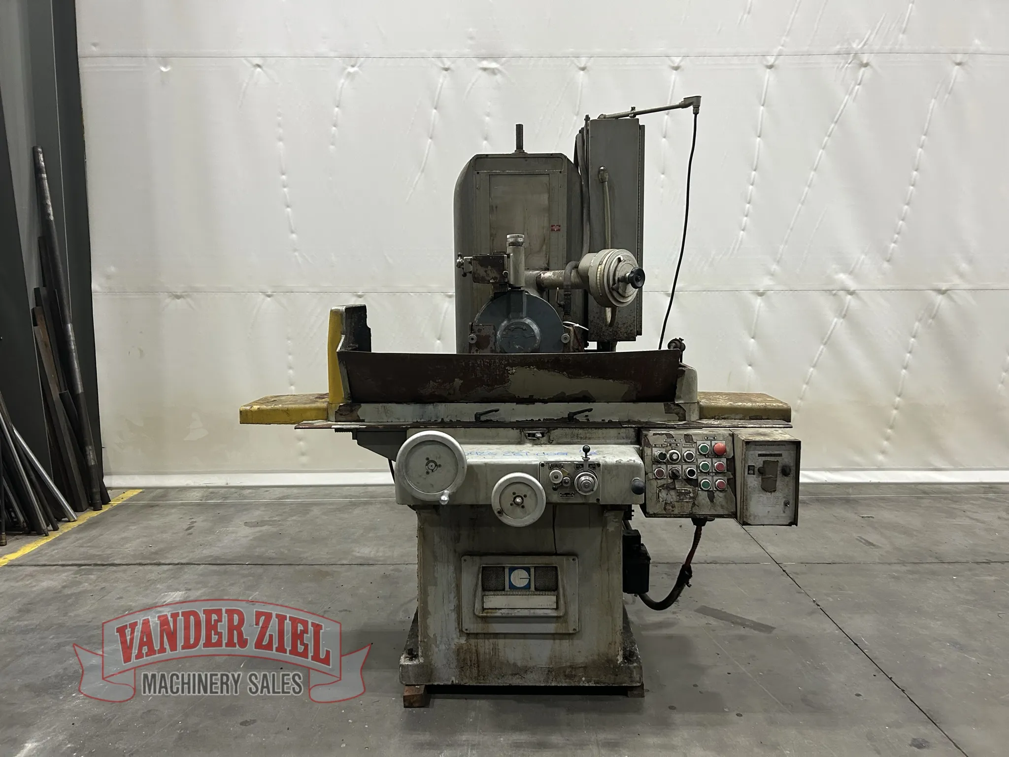 Gallmeyer & Livingston Surface Grinder, Model 373 - Main Image 1
