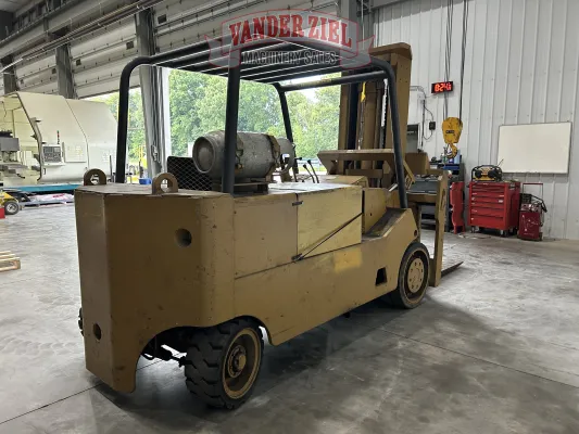 Caterpillar 25,000 lbs. Capacity Forklift, Model T250 - Gallery Thumbnail 10