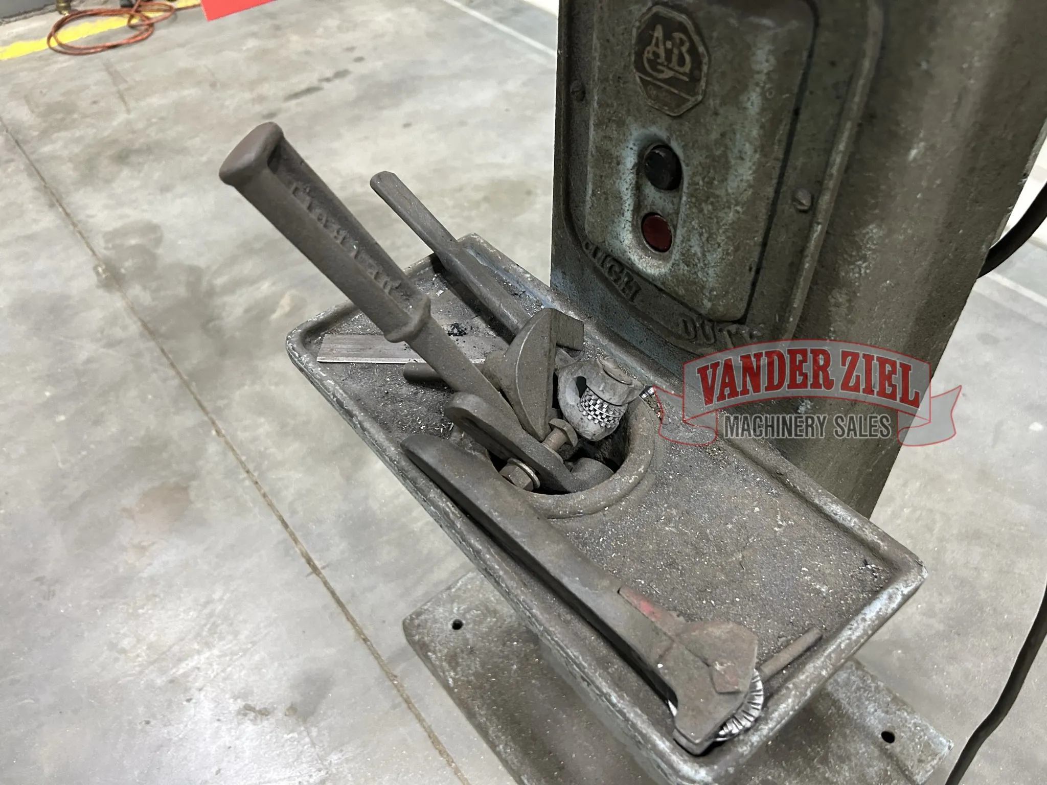 Queen City Pedestal Grinder - Prefetch Image 41516