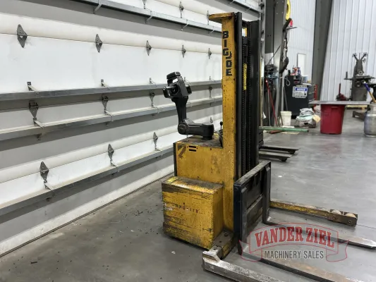 Big-Joe 3000LB H Straddle Stacker, Model PDM-30-106 - Gallery Thumbnail 3