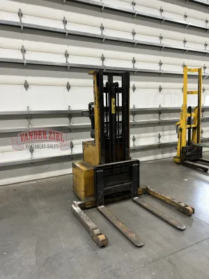 Big-Joe 3000LB H Straddle Stacker, Model PDM-30-106 - Gallery Thumbnail 7