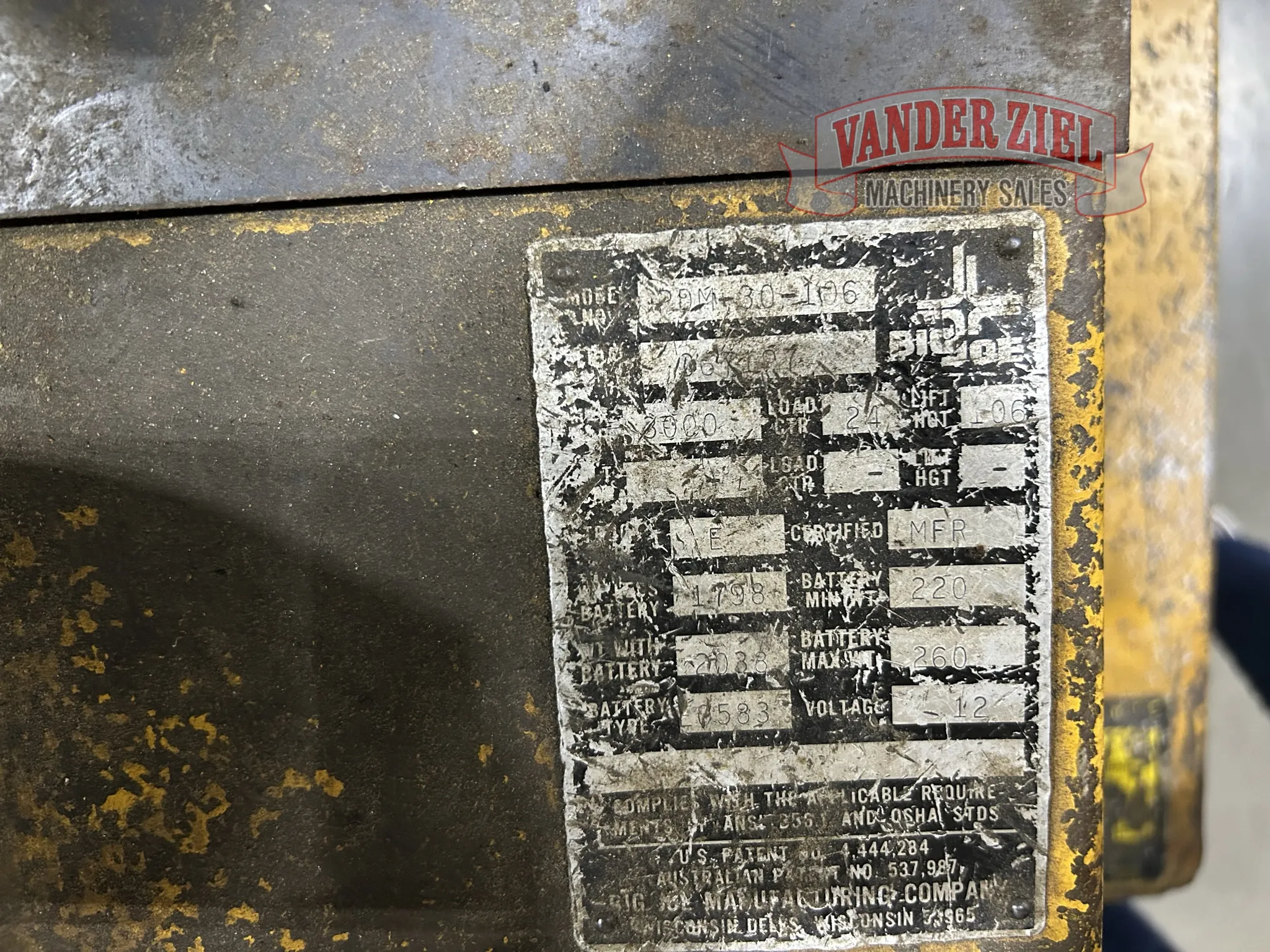 Big-Joe 3000LB H Straddle Stacker, Model PDM-30-106 - Prefetch Image 41546