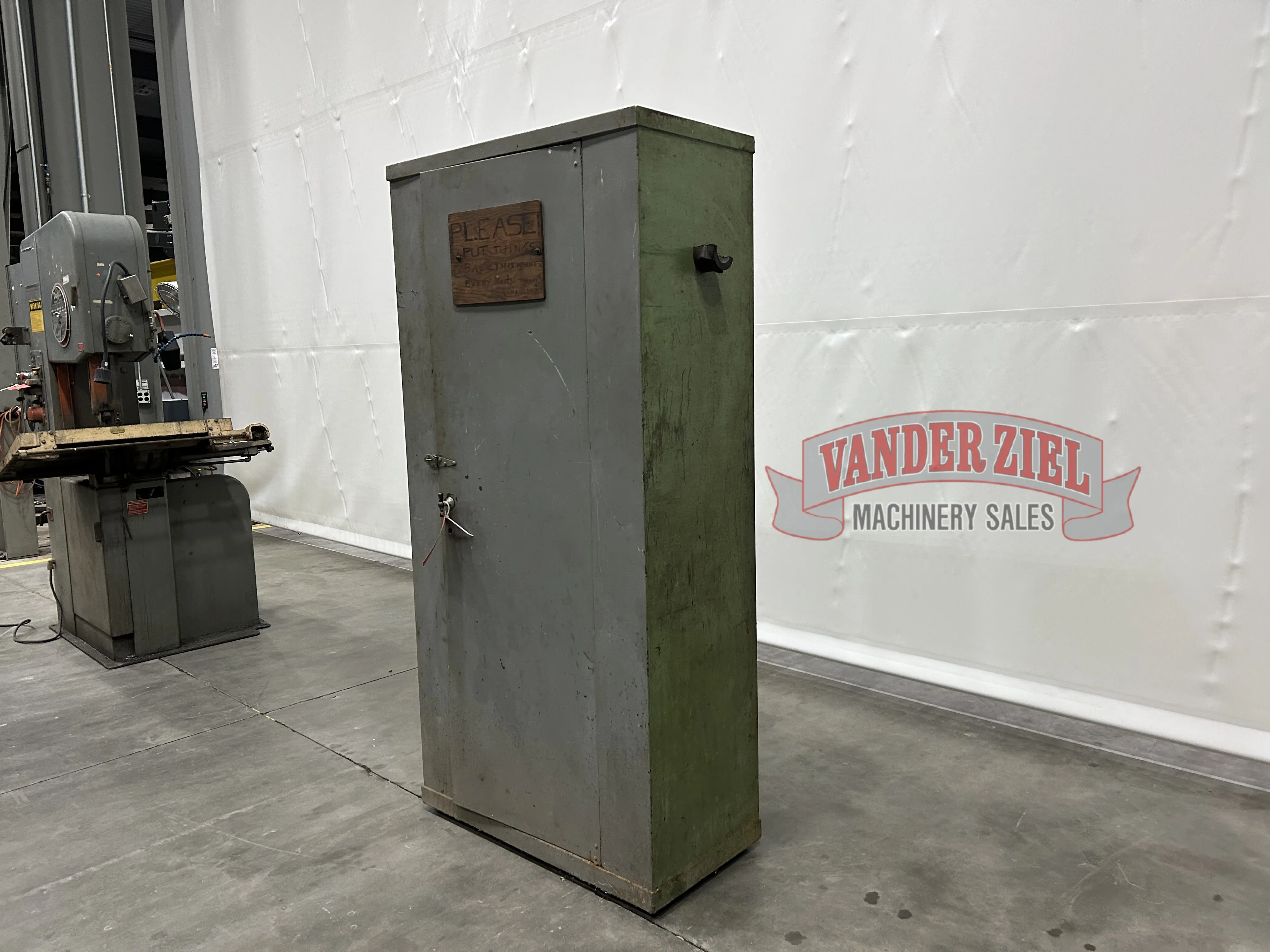 1 door Cabinet 18"x36"x75" H - Prefetch Image 41556