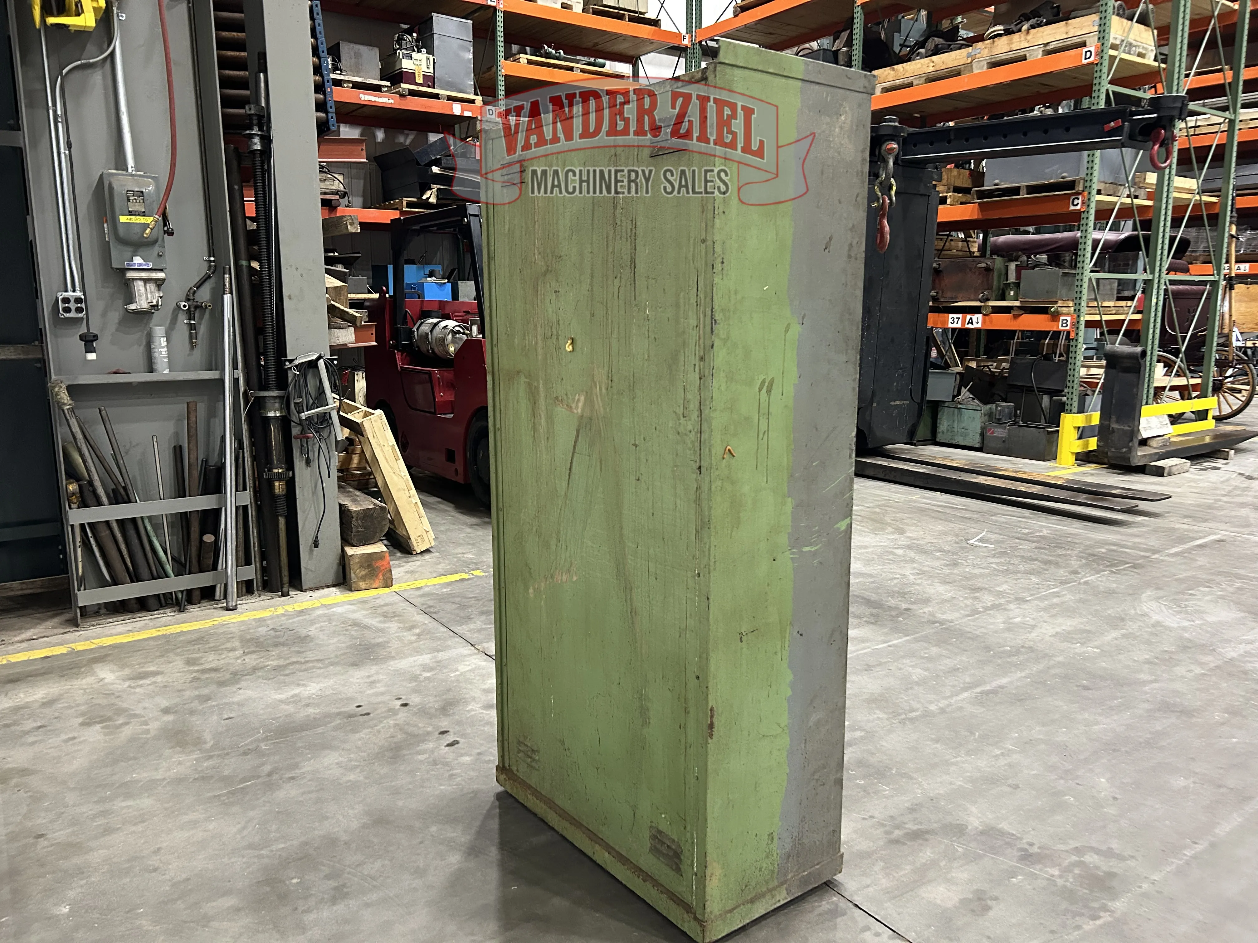 1 door Cabinet 18"x36"x75" H - Prefetch Image 41557