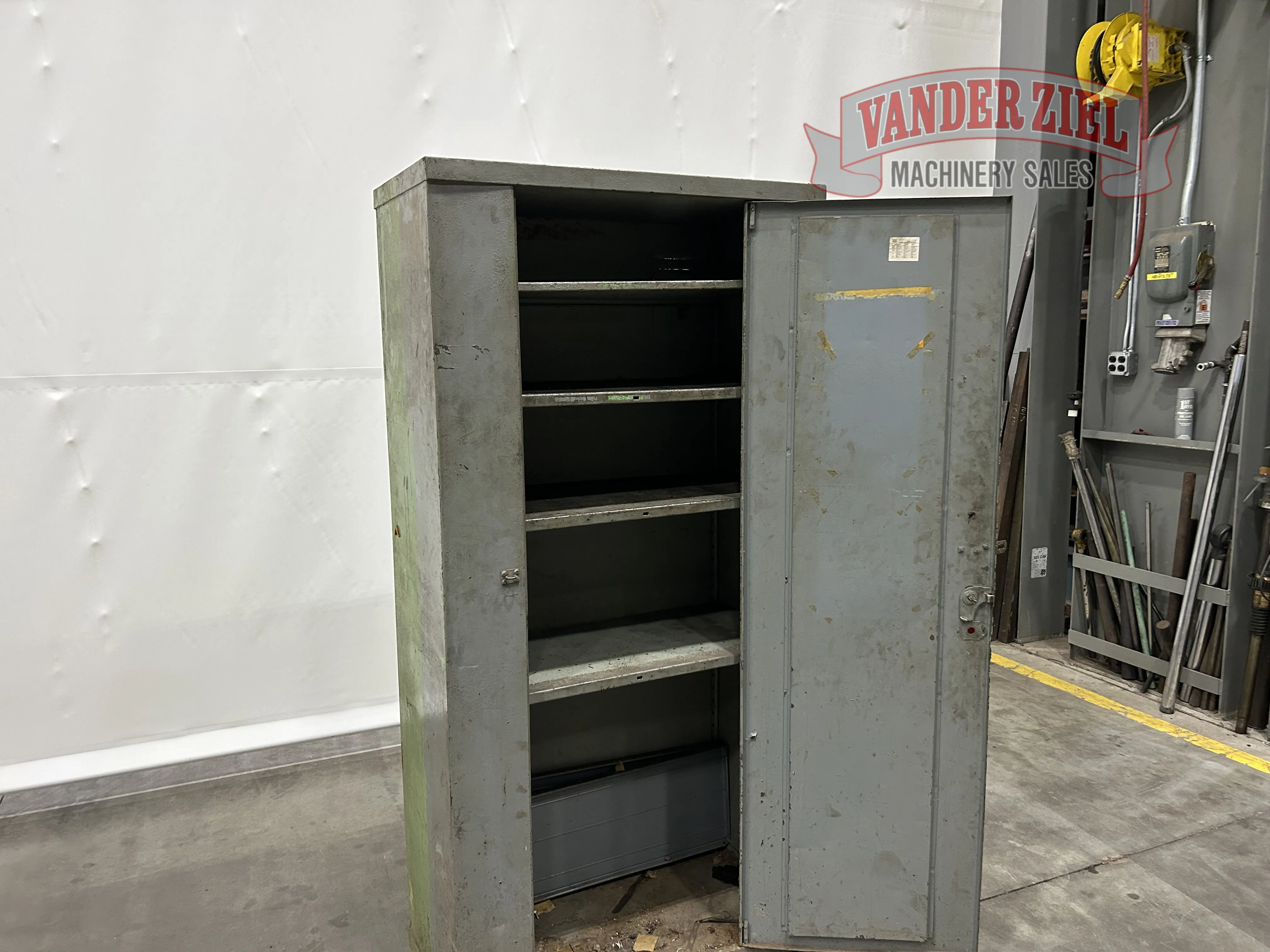 1 door Cabinet 18"x36"x75" H - Prefetch Image 41559