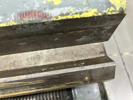 Clausing Lathe 15"x30" Engine Lathe - Gallery Thumbnail 9