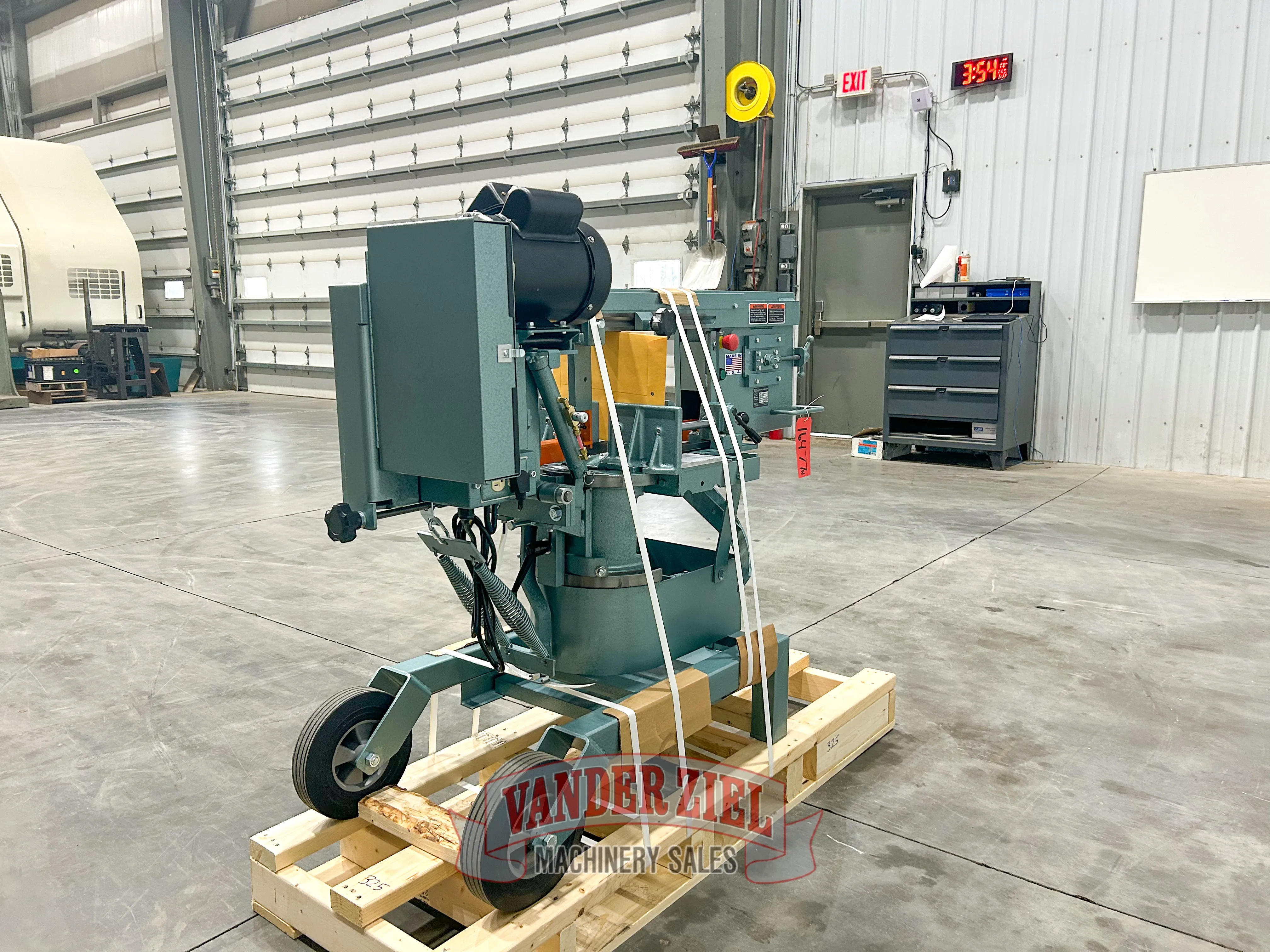 Ellis 9" x 10" Horizontal Saw, Model 1600 - NEW - Prefetch Image 42429