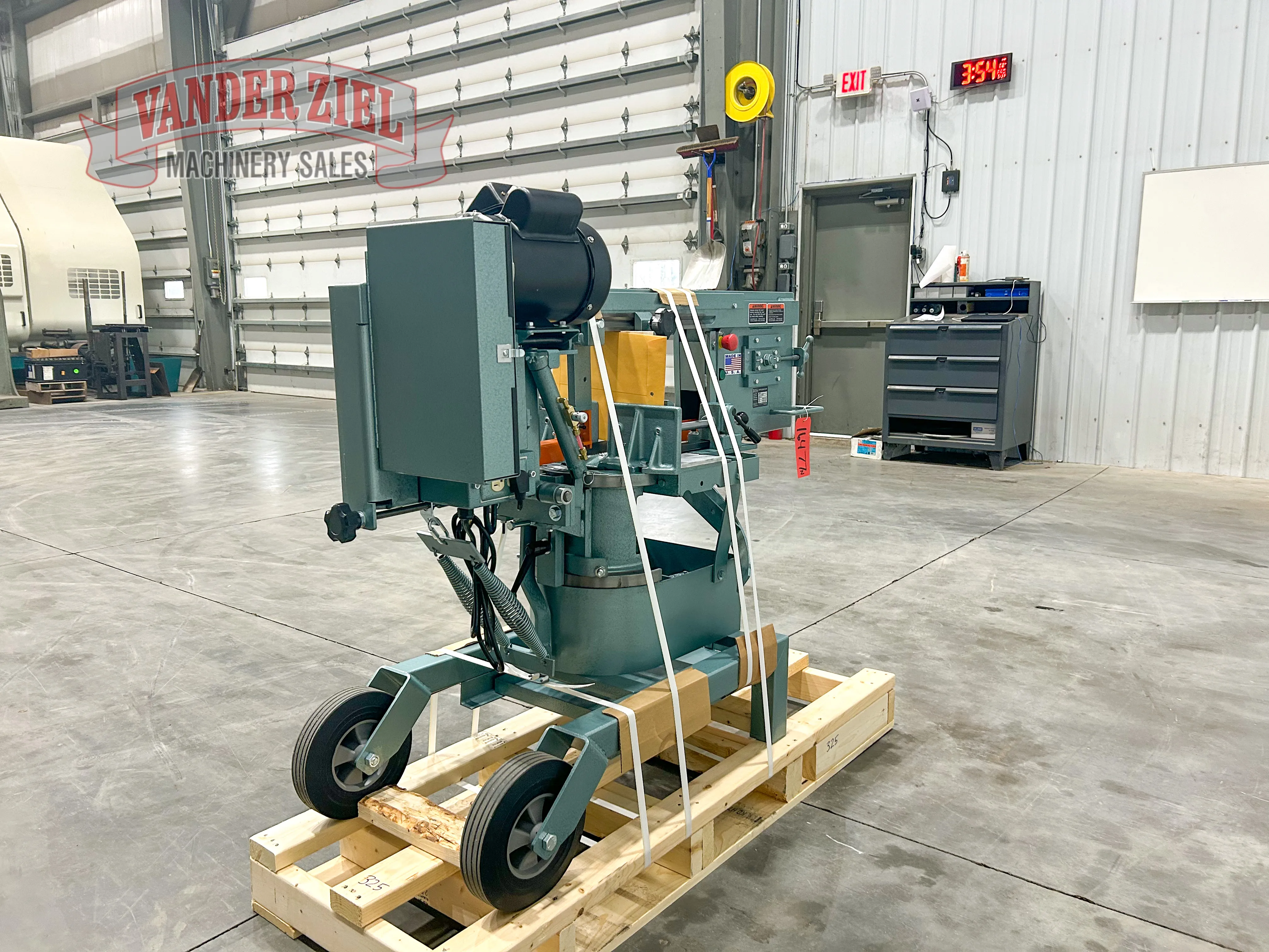 Ellis 9" x 10" Horizontal Saw, Model 1600 - NEW - Prefetch Image 42445