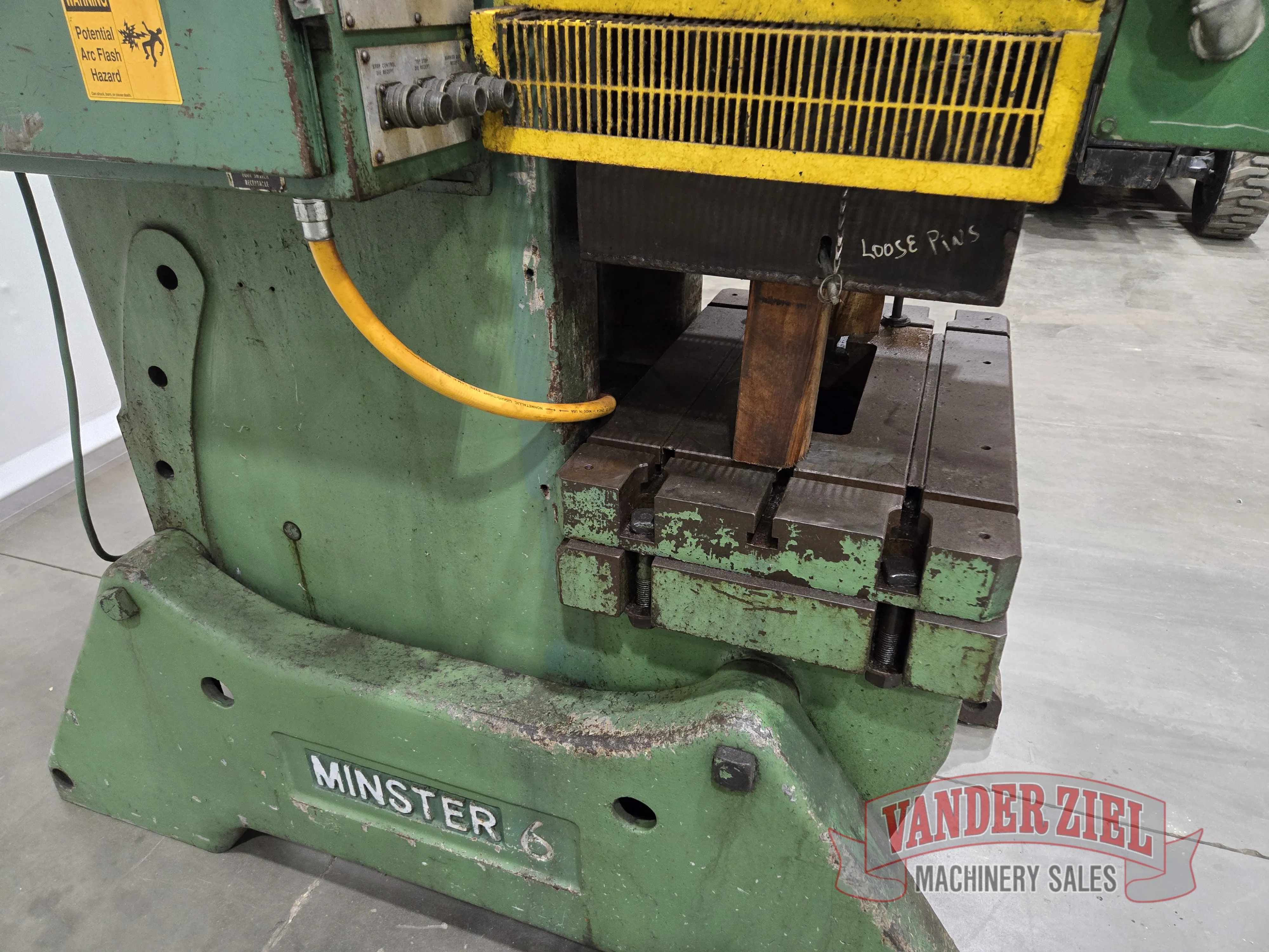 Minster 60 Ton C-Frame OBI Press, 32" x 21" Bed - Prefetch Image 43170