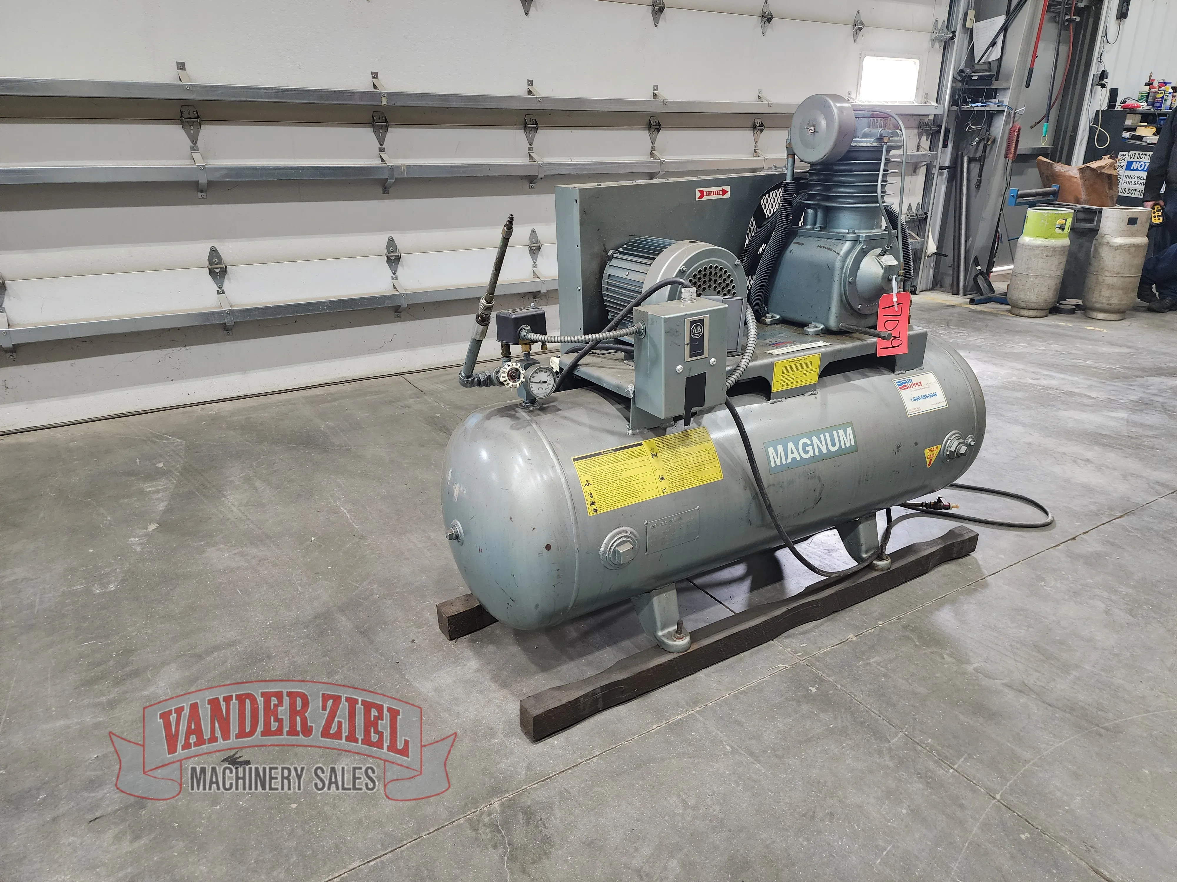 Magnum 5 HP Air Compressor - Prefetch Image 43182
