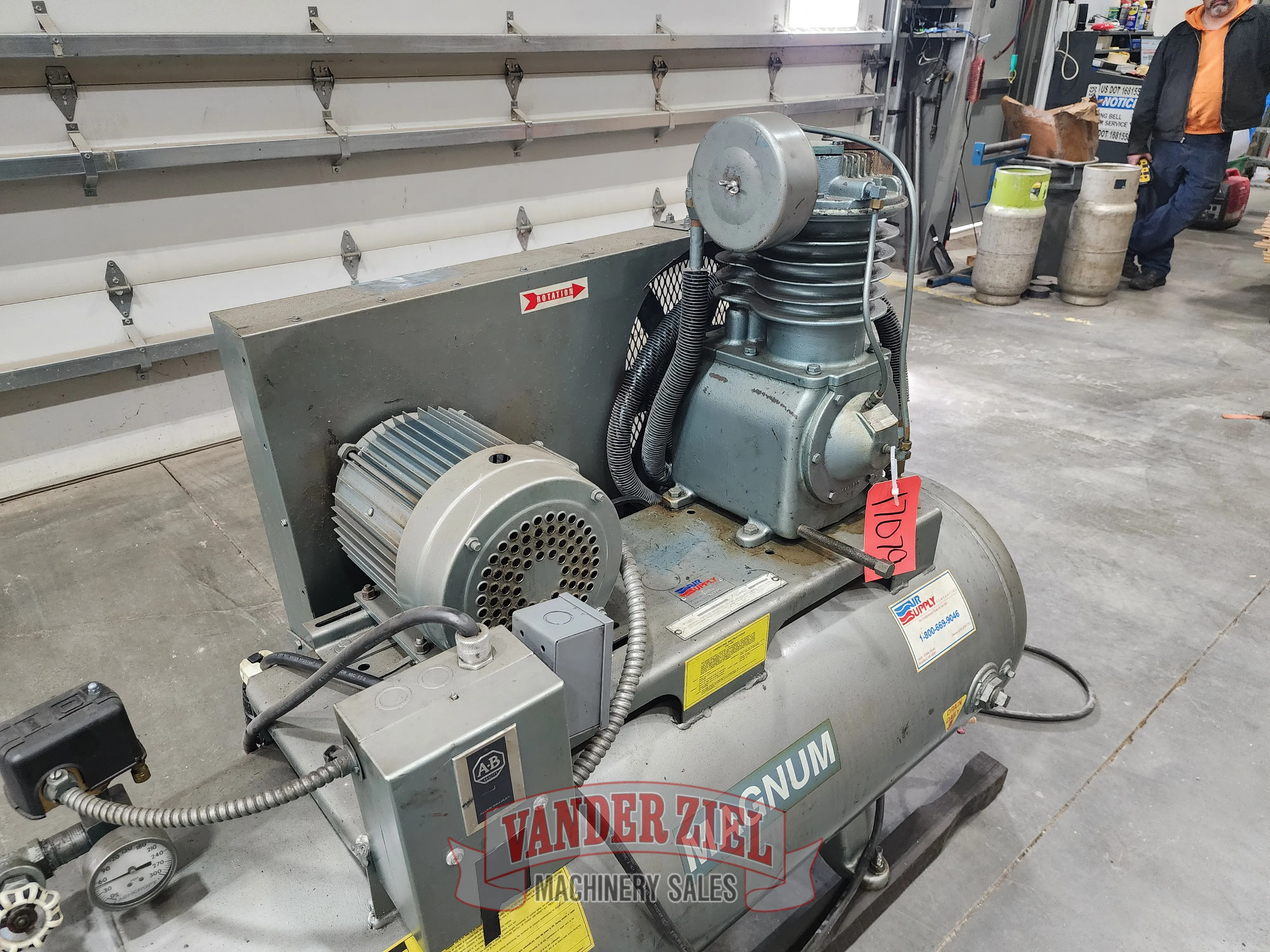 Magnum 5 HP Air Compressor - Prefetch Image 43183
