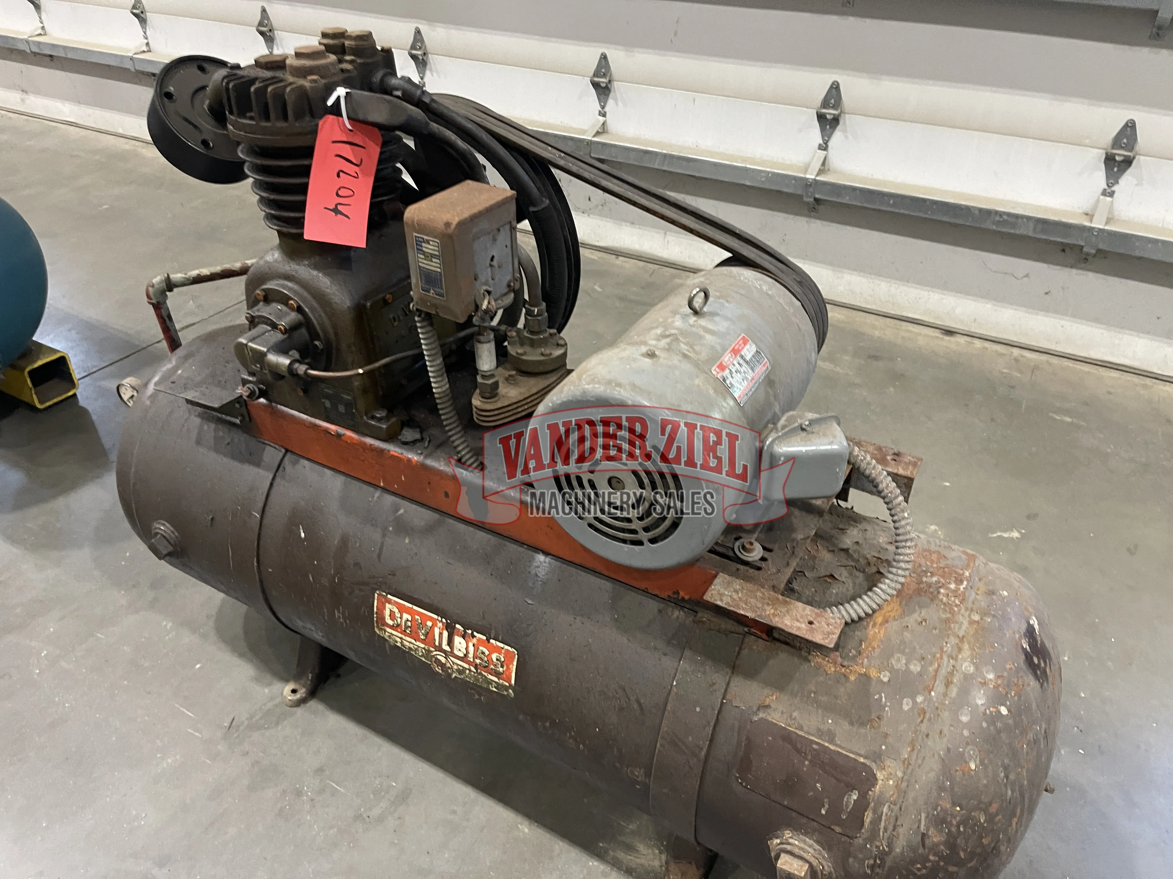 Devilbiss 5HP Air Compressor - Prefetch Image 43919
