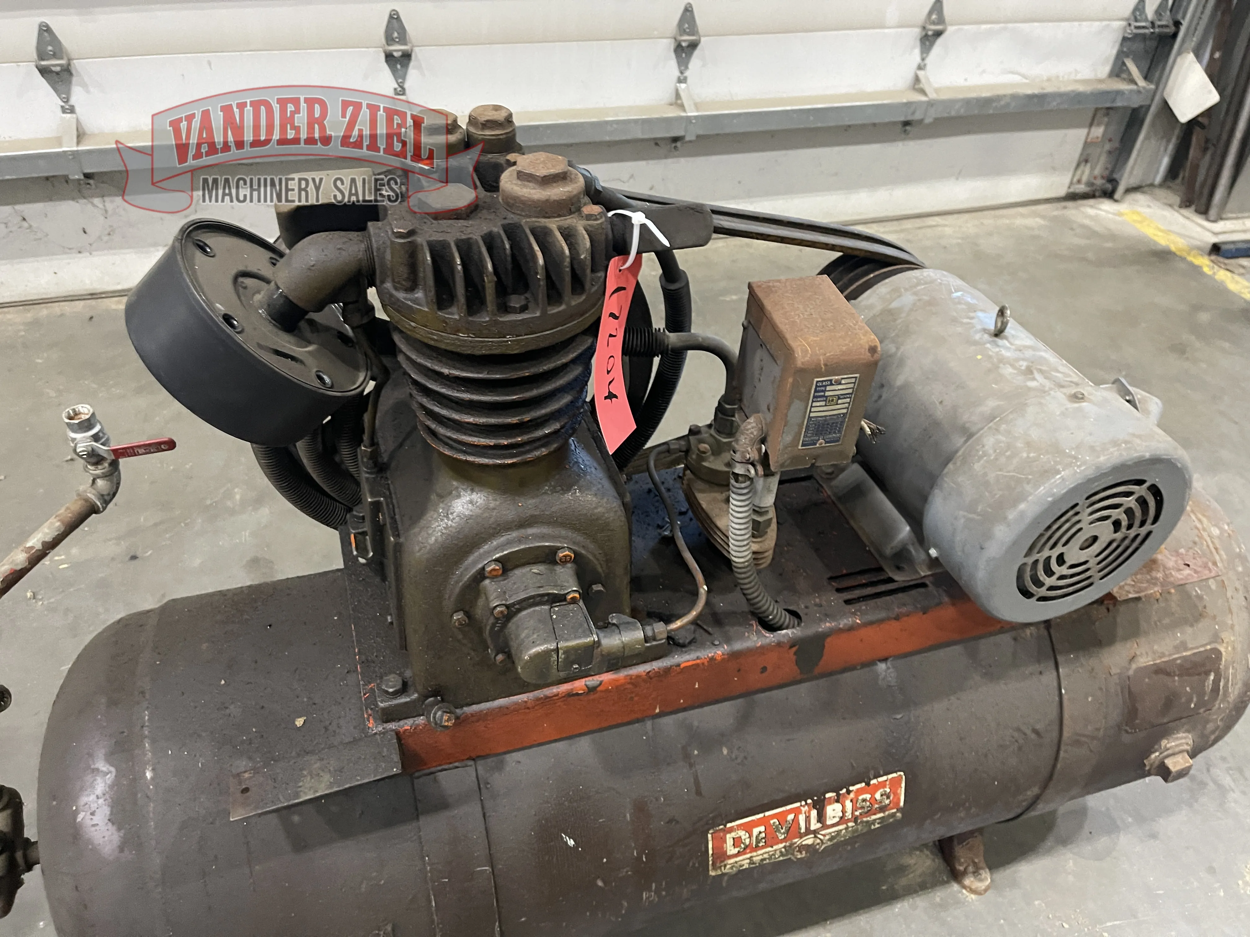 Devilbiss 5HP Air Compressor - Prefetch Image 43922