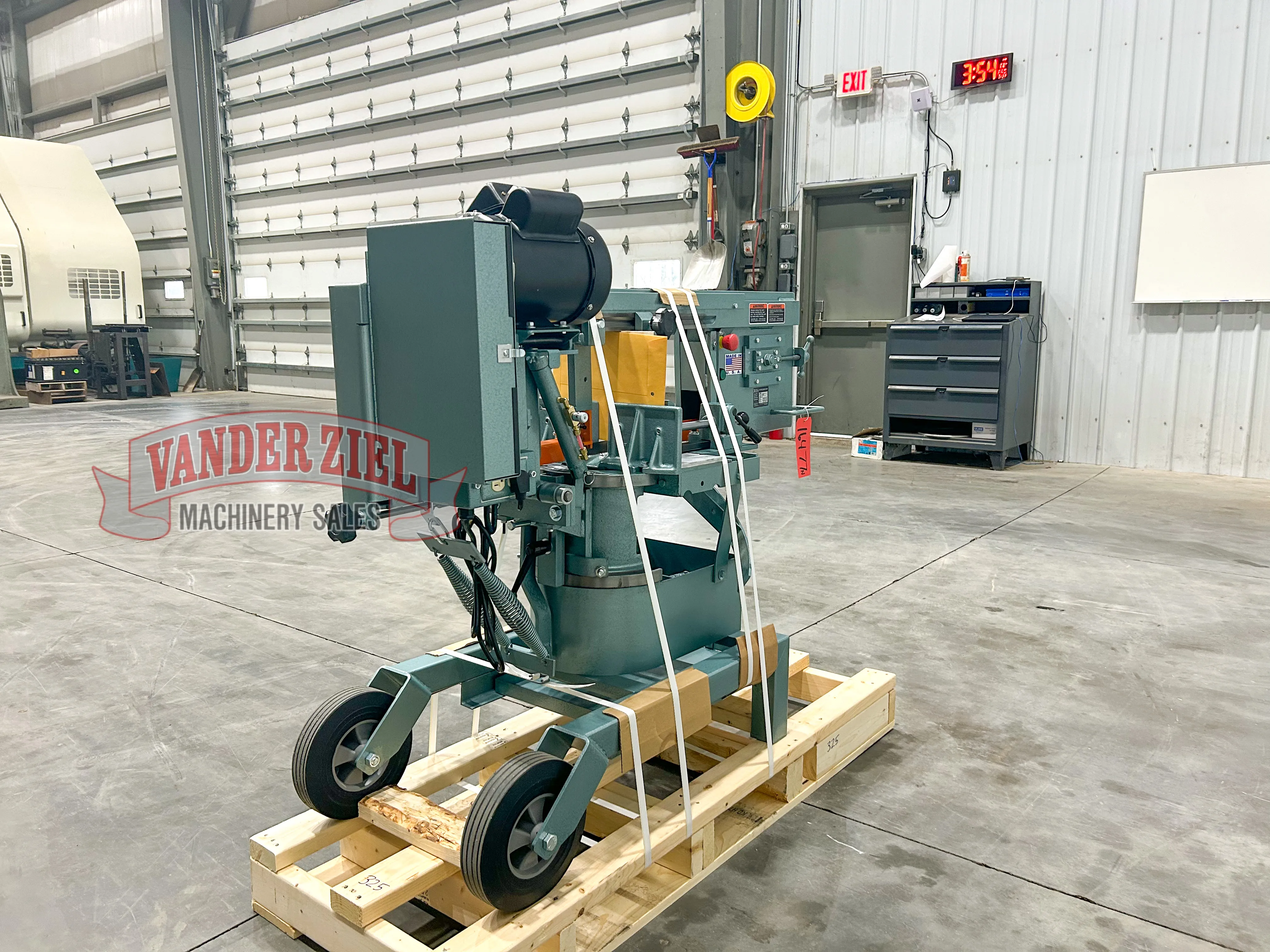 Ellis 9" x 10" Horizontal Saw, Model 1600 - NEW - Prefetch Image 44174