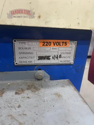 Haco Mini 220/4 8-Ga. x 8.66" Hydraulic Corner Notcher - Gallery Thumbnail 7