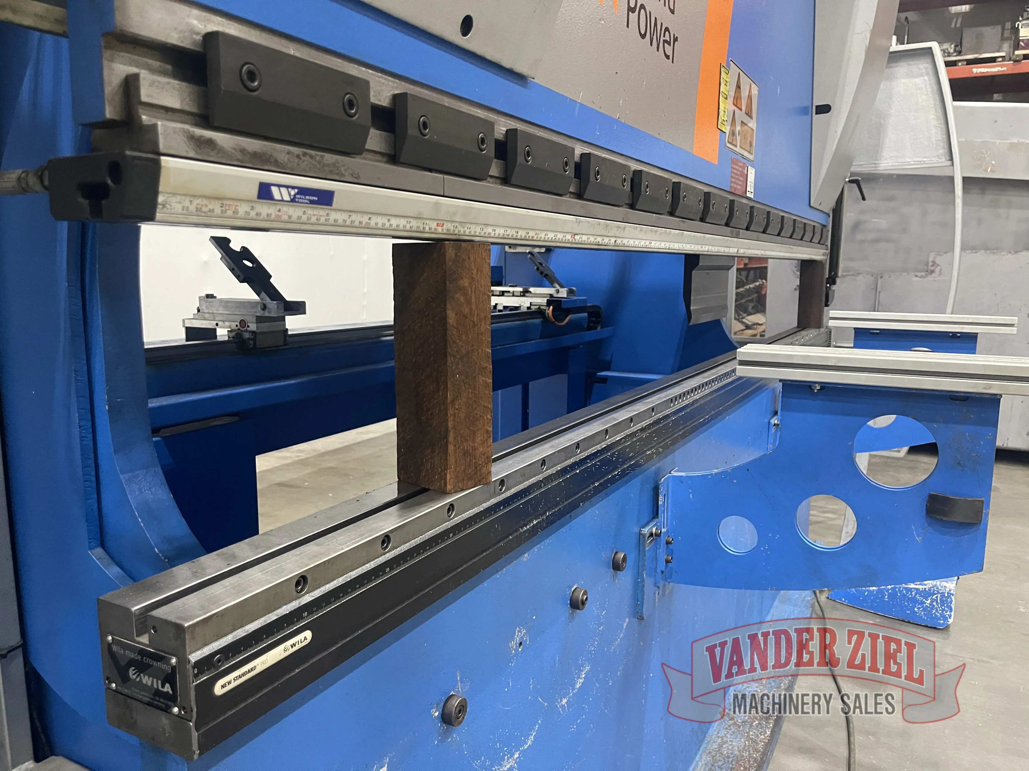 Adira Prima Power 10' x 110 Ton Press Brake - 2011 - Prefetch Image 44398