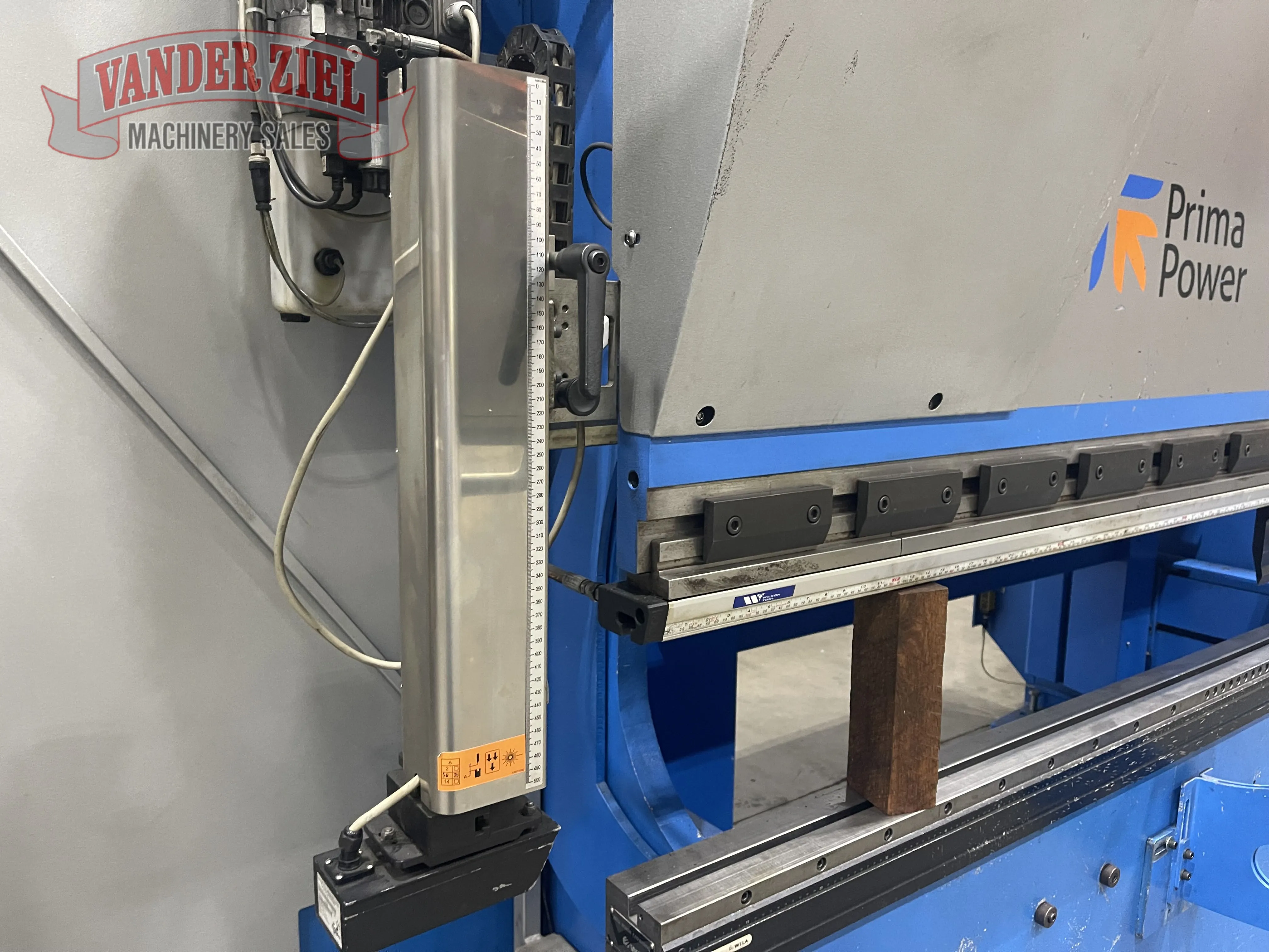 Adira Prima Power 10' x 110 Ton Press Brake - 2011 - Prefetch Image 44399