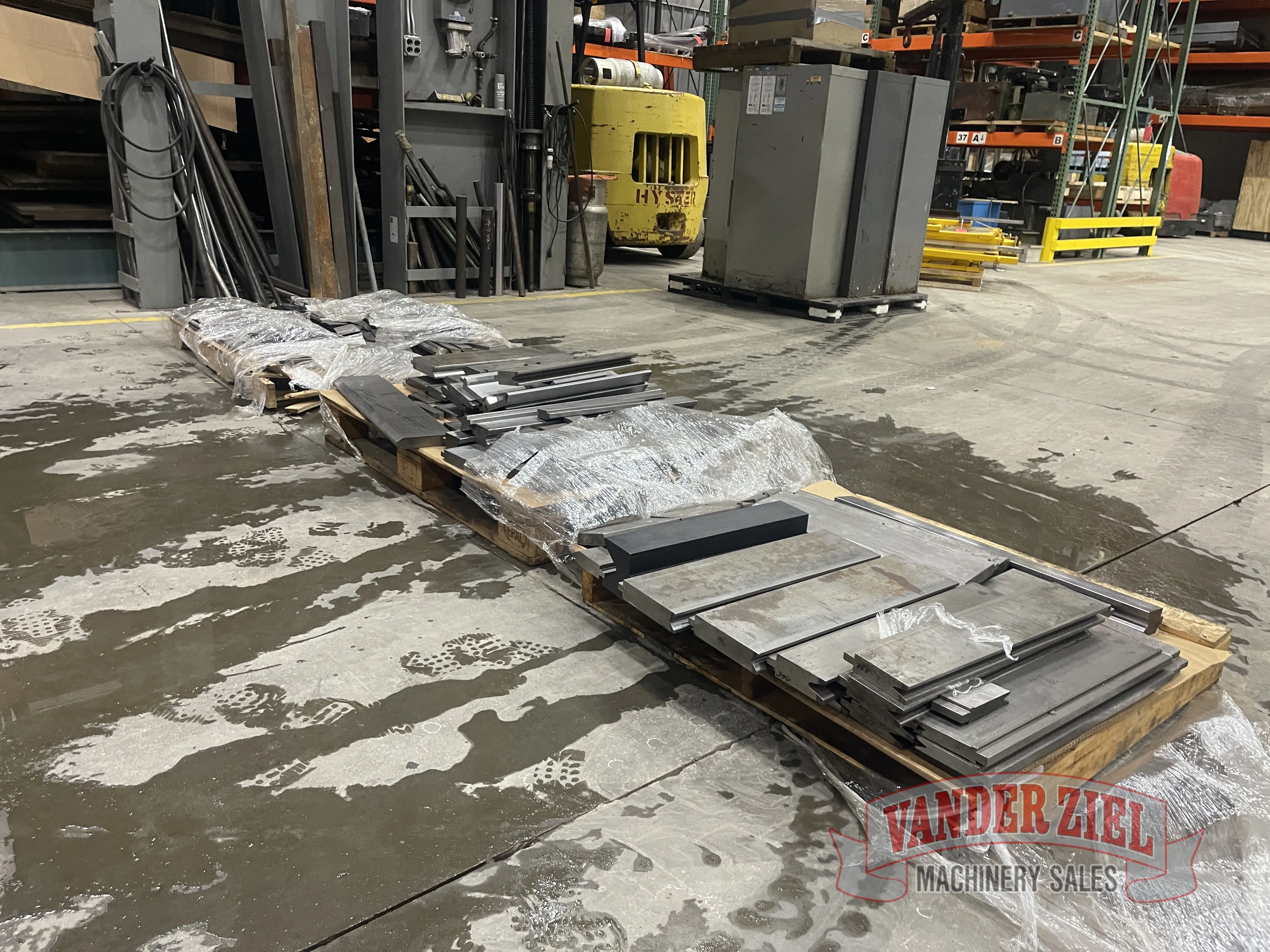 Adira Prima Power 10' x 110 Ton Press Brake - 2011 - Prefetch Image 44414