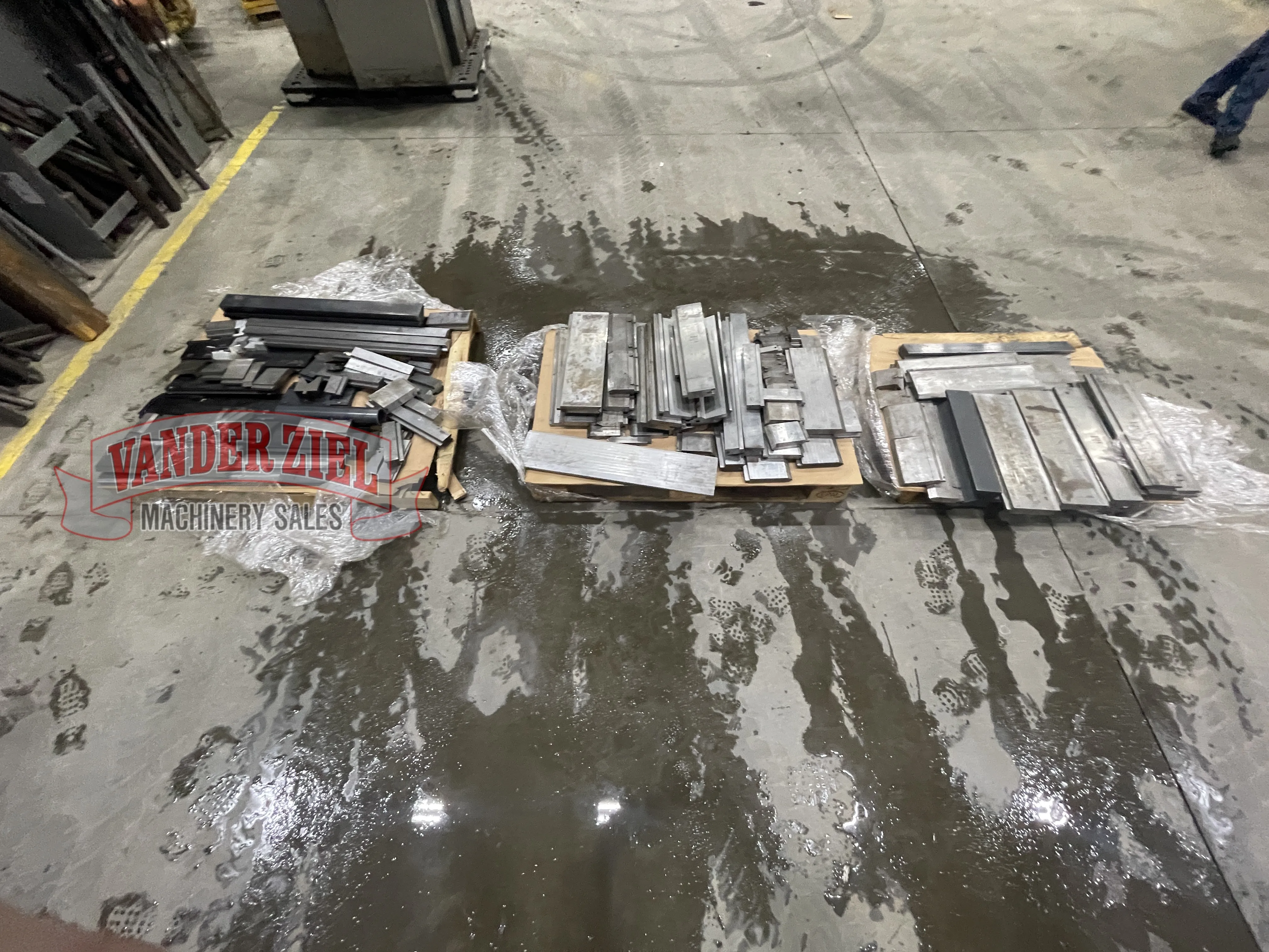 Adira Prima Power 10' x 110 Ton Press Brake - 2011 - Prefetch Image 44416