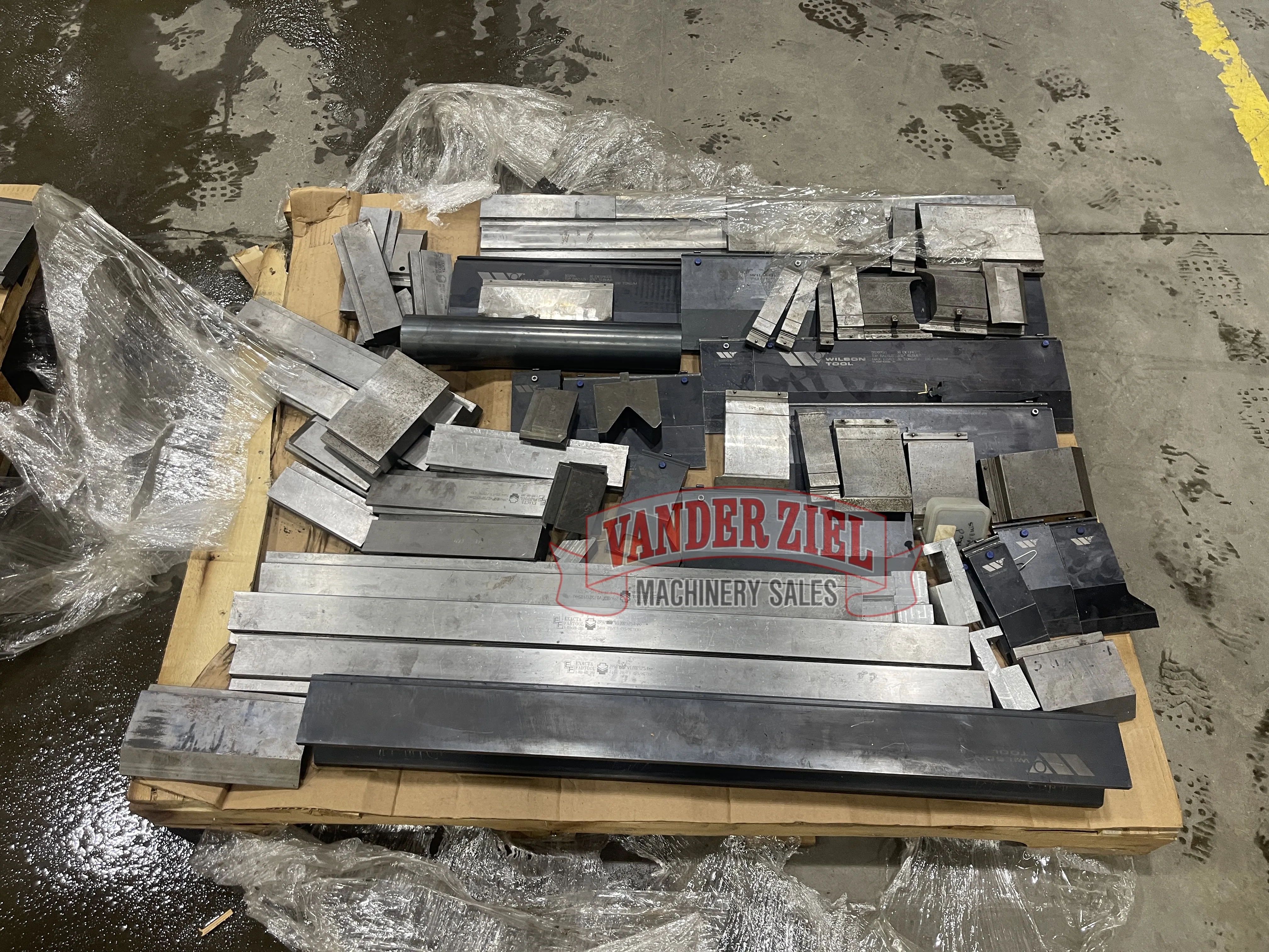 Adira Prima Power 10' x 110 Ton Press Brake - 2011 - Prefetch Image 44419