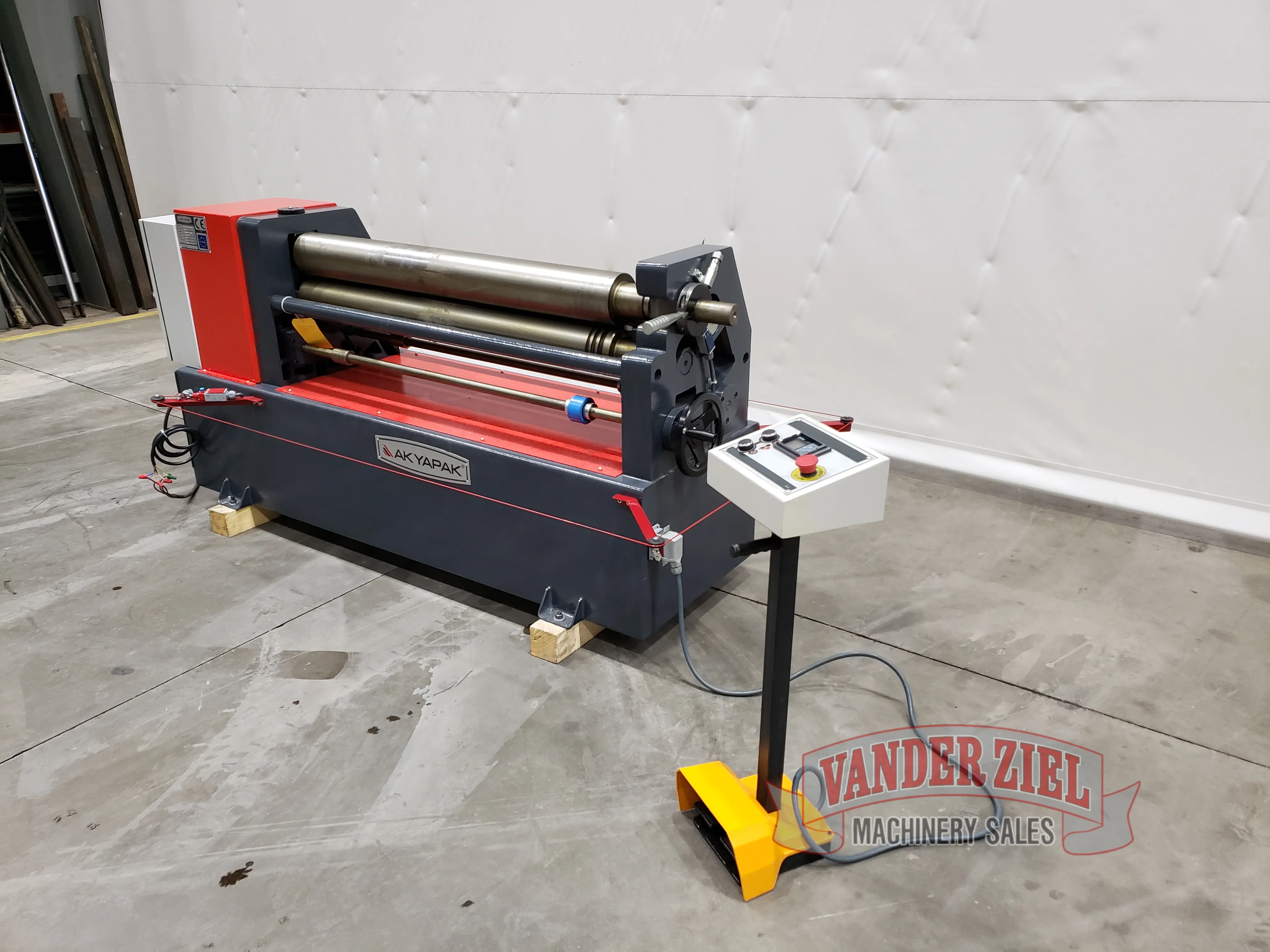 Akyapak ASM140-12/5.0 (4' x 1/4") 3 Roll Plate Bending Roll - NEW - Prefetch Image 44514