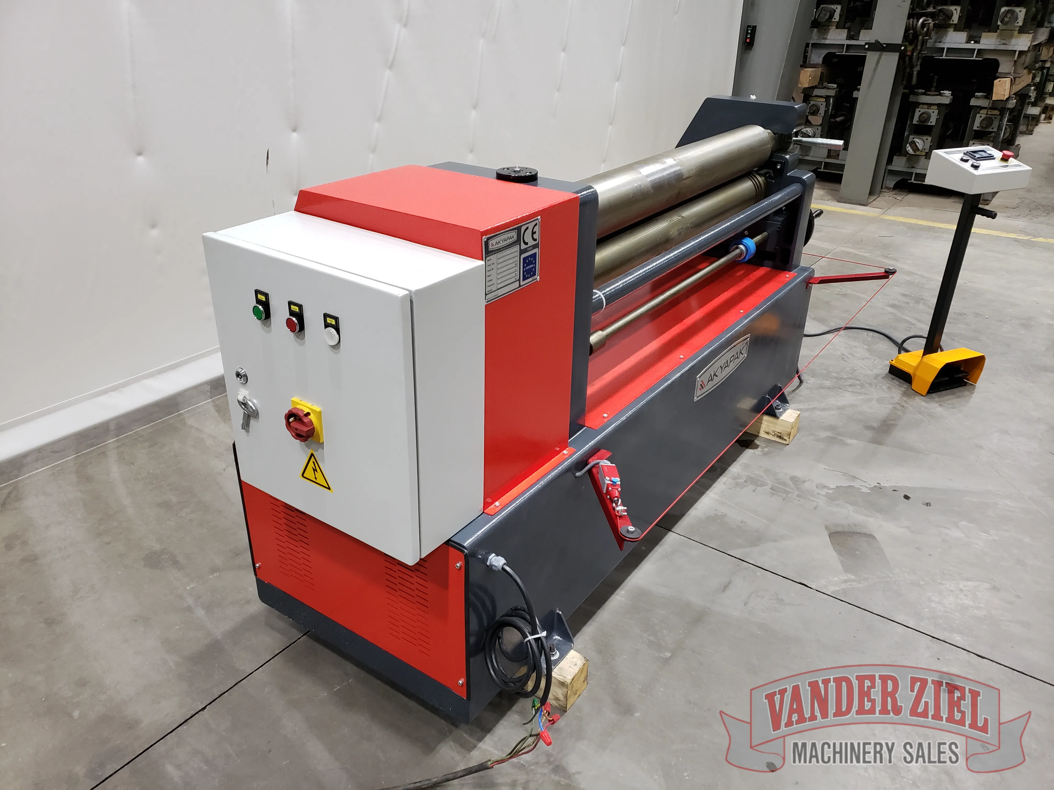 Akyapak ASM140-12/5.0 (4' x 1/4") 3 Roll Plate Bending Roll - NEW - Prefetch Image 44521