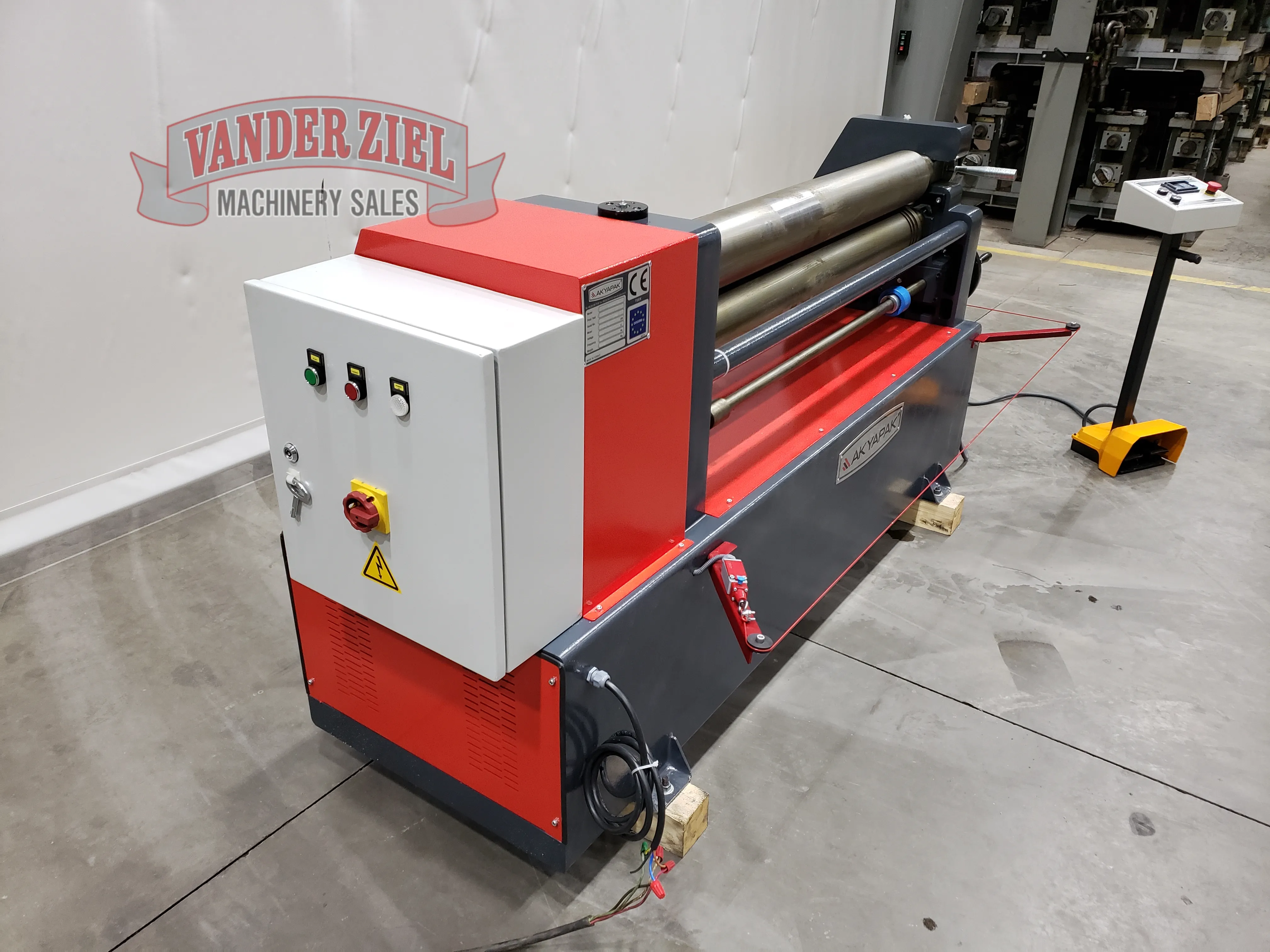 Akyapak ASM140-12/5.0 (4' x 1/4") 3 Roll Plate Bending Roll - NEW - Prefetch Image 44528