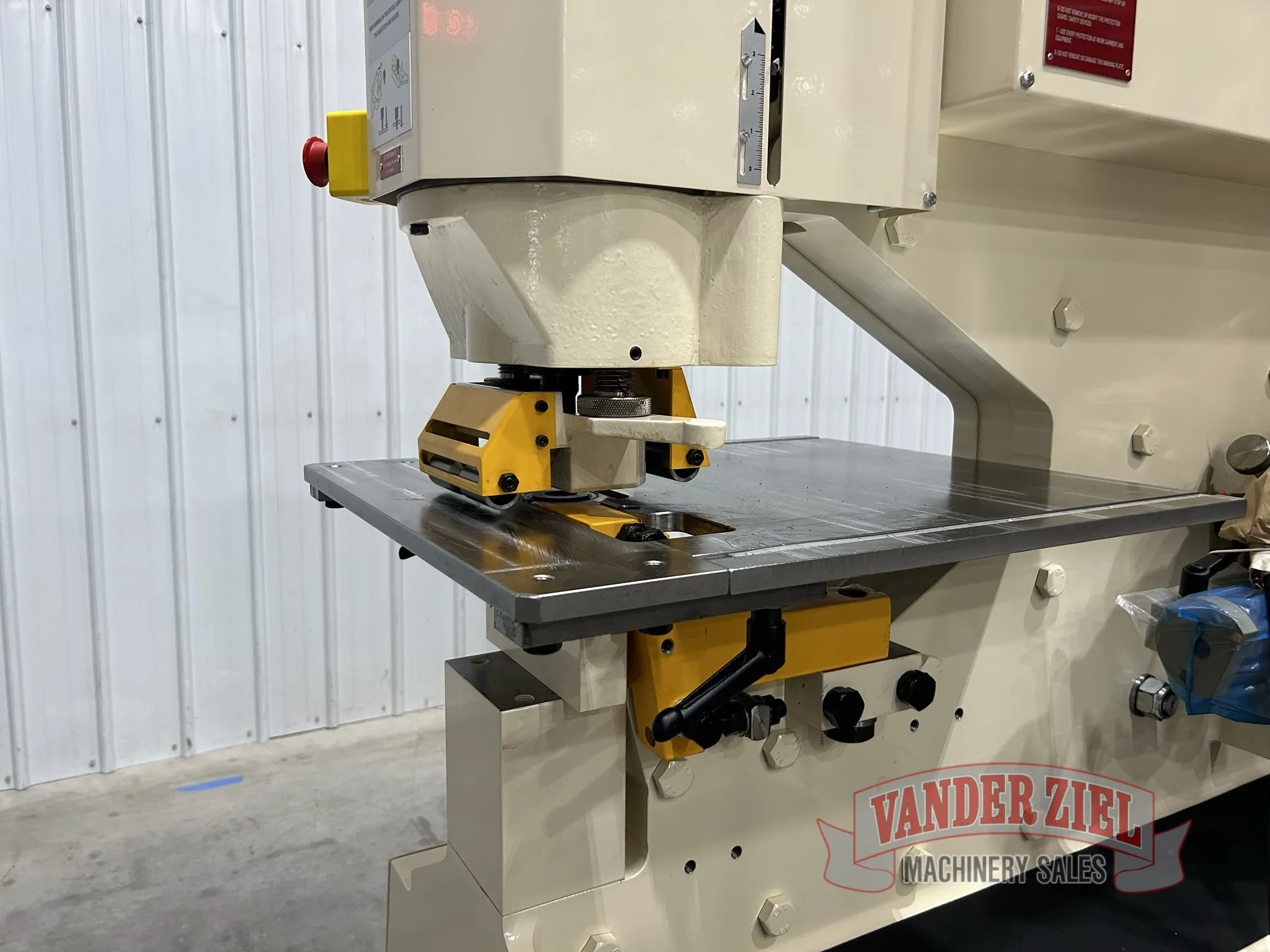 Geka 85 Ton Ironworker, Model Bendicrop 85SD, With Holders - NEW - Prefetch Image 44674