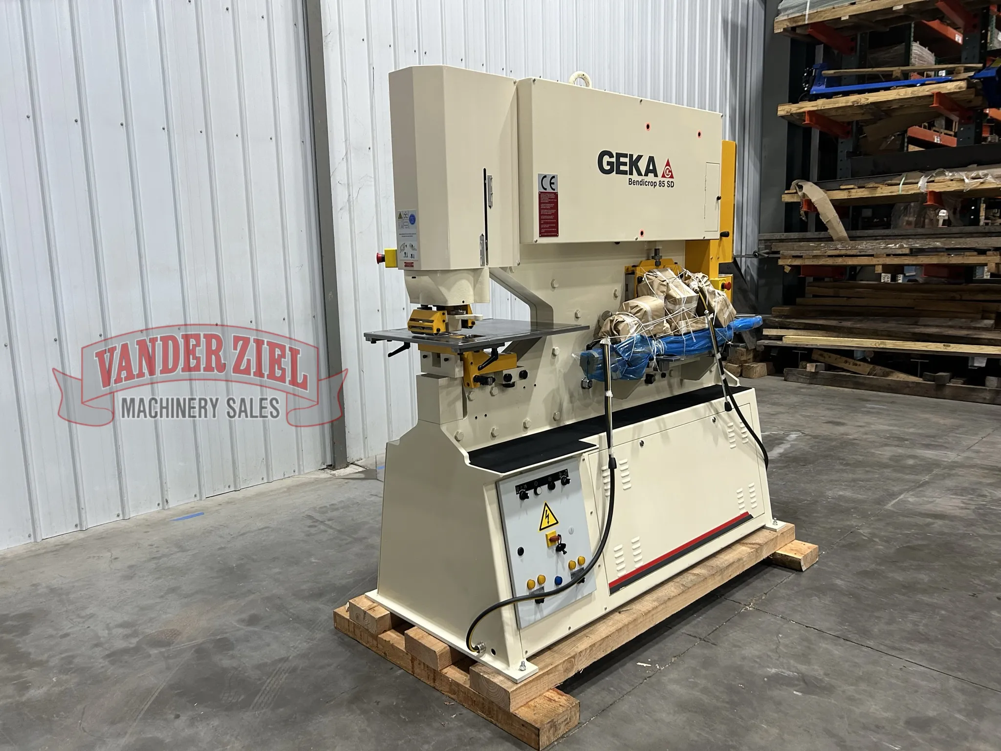 Geka 85 Ton Ironworker, Model Bendicrop 85SD, With Holders - NEW - Prefetch Image 44675