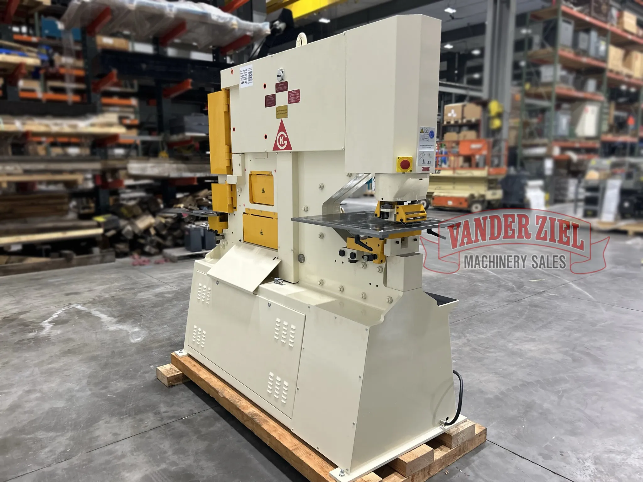 Geka 85 Ton Ironworker, Model Bendicrop 85SD, With Holders - NEW - Prefetch Image 44677