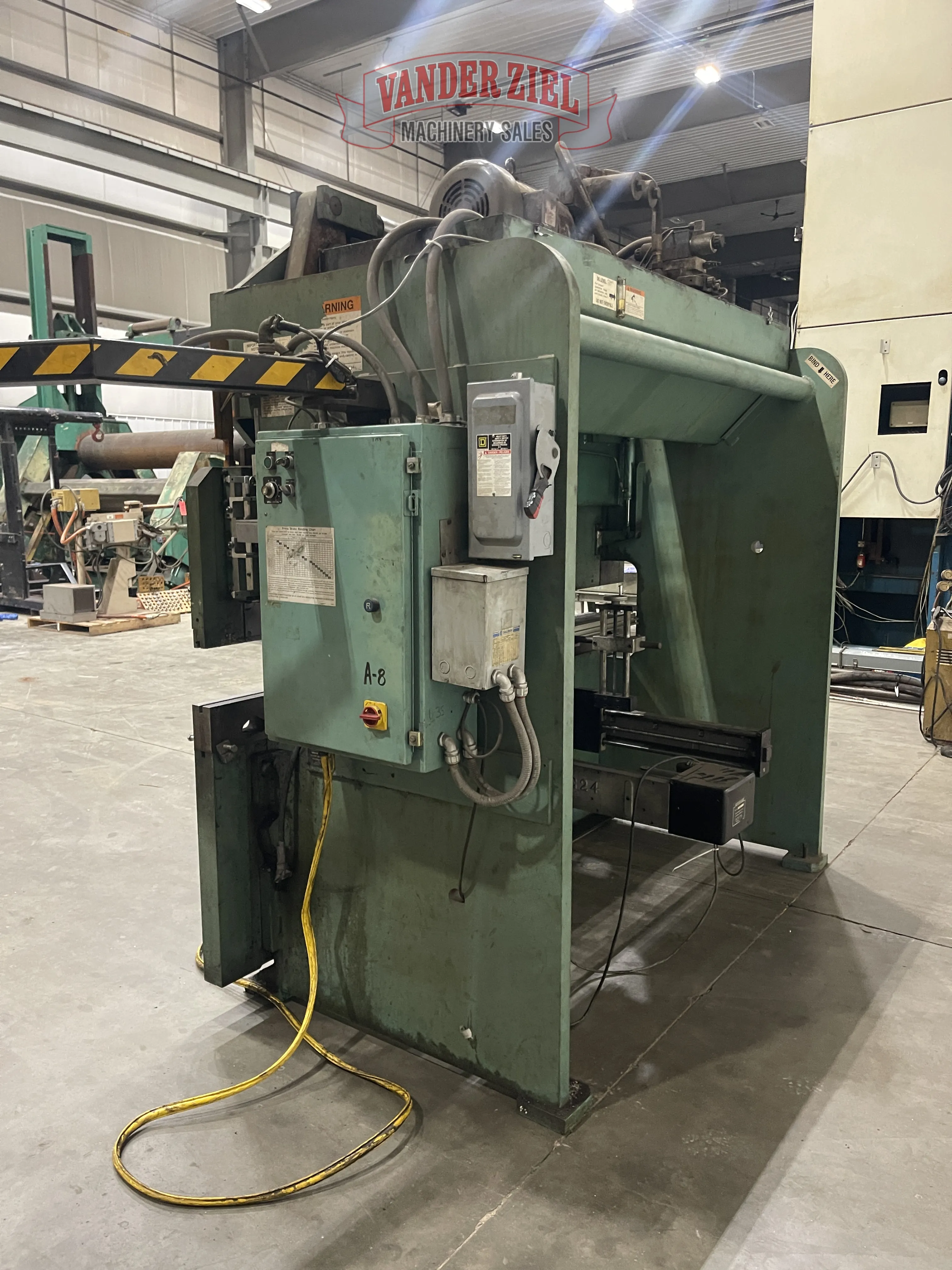 Piranha All Steel 8' x 65 Tons Press Brake, Model 65-8 - Prefetch Image 44692