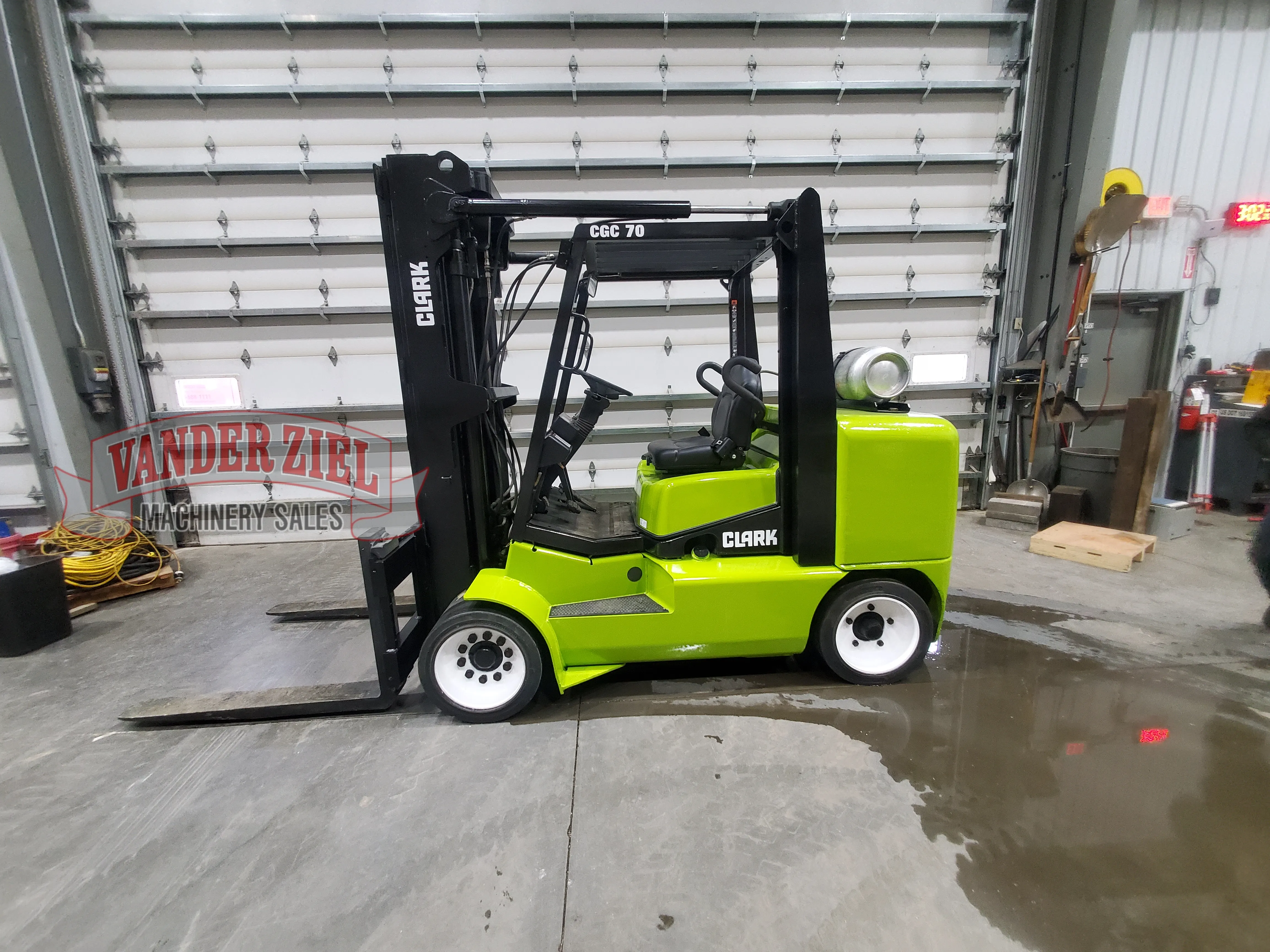 Clark 15,500 lbs Forklift, Model CGC70 - Main Image 1